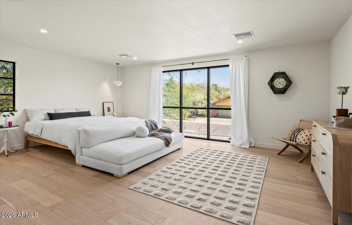 4035 E MCDONALD Drive