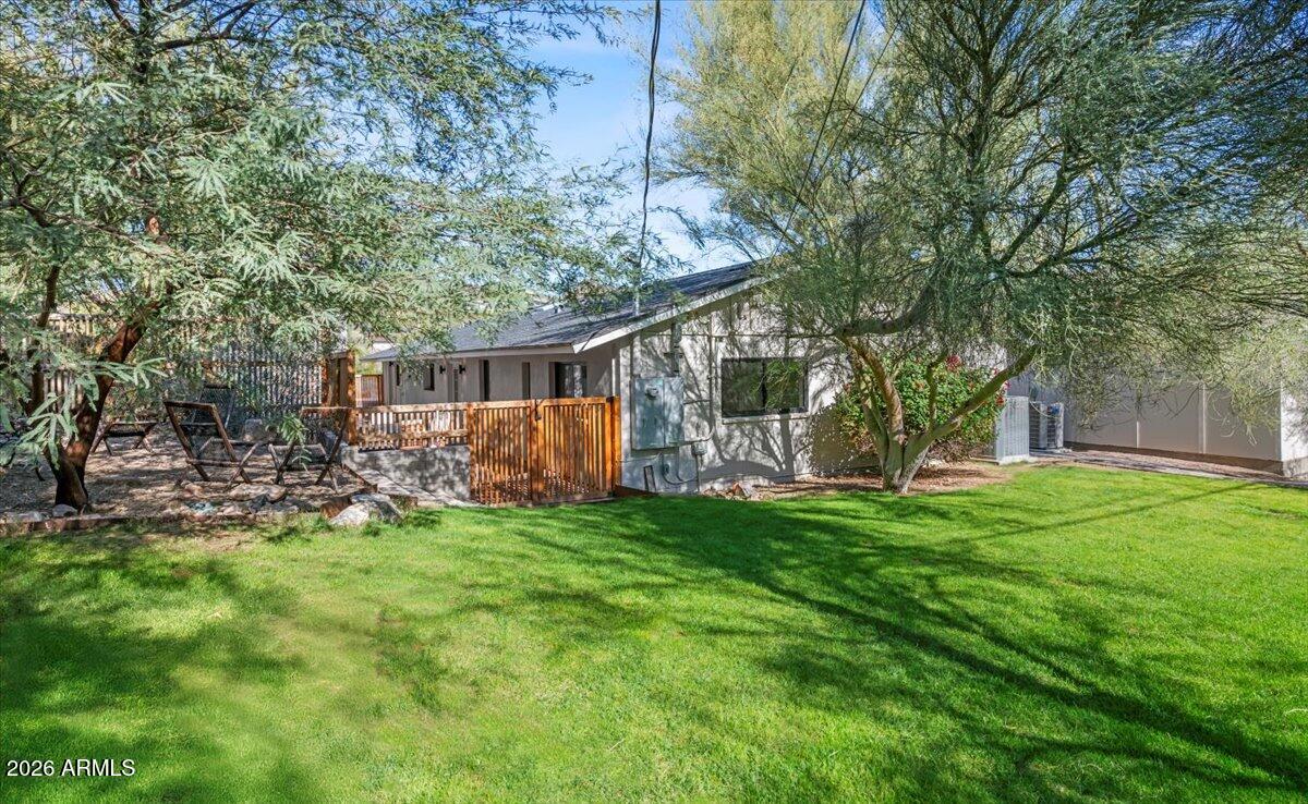 4035 E MCDONALD Drive