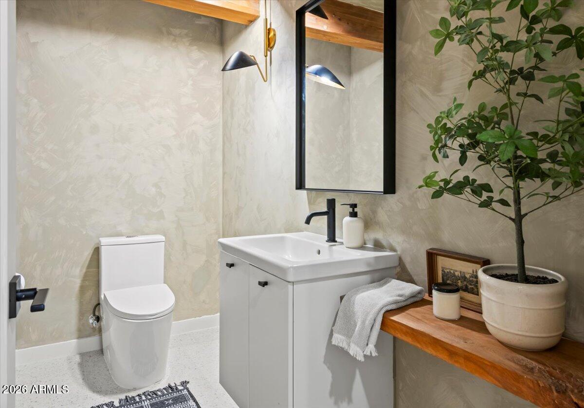 4035 E MCDONALD Drive