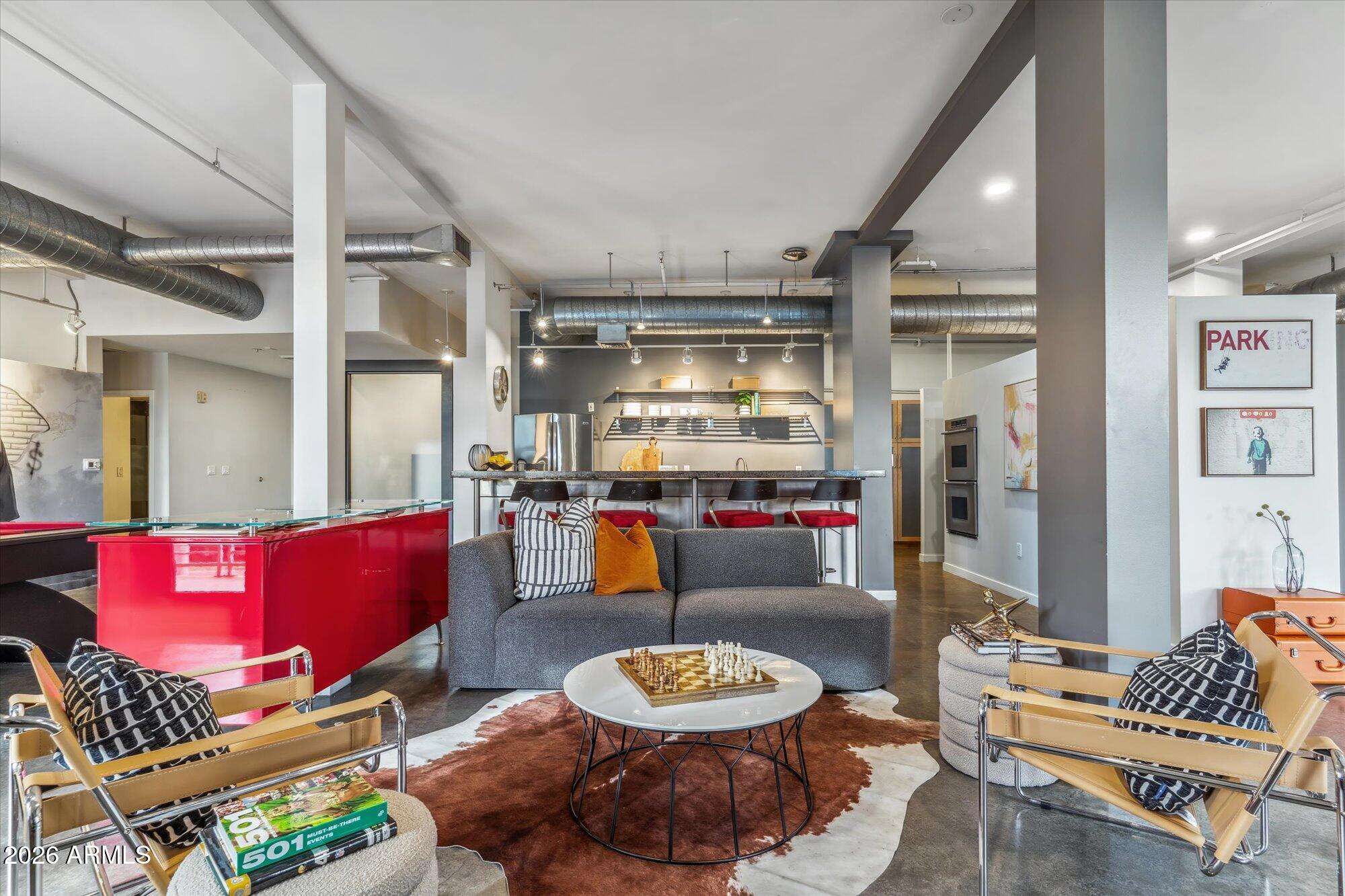 914 E OSBORN Road 202