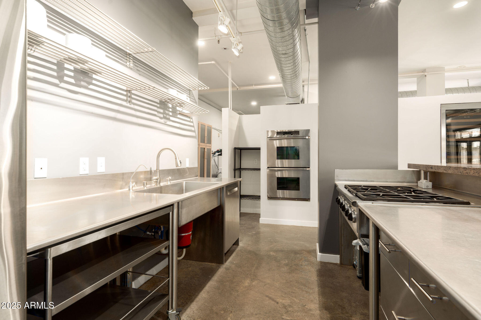 914 E OSBORN Road 202