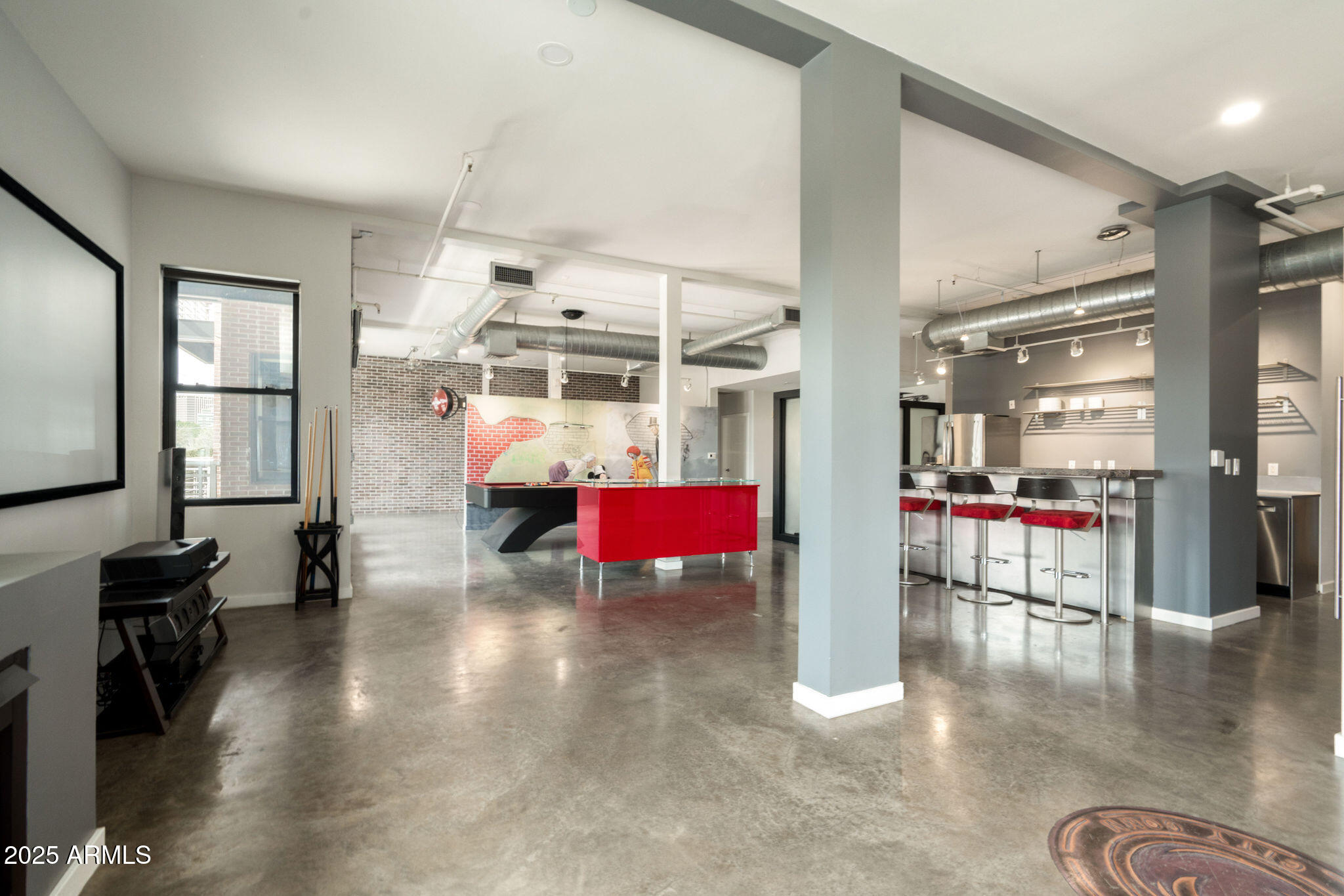 914 E OSBORN Road 202