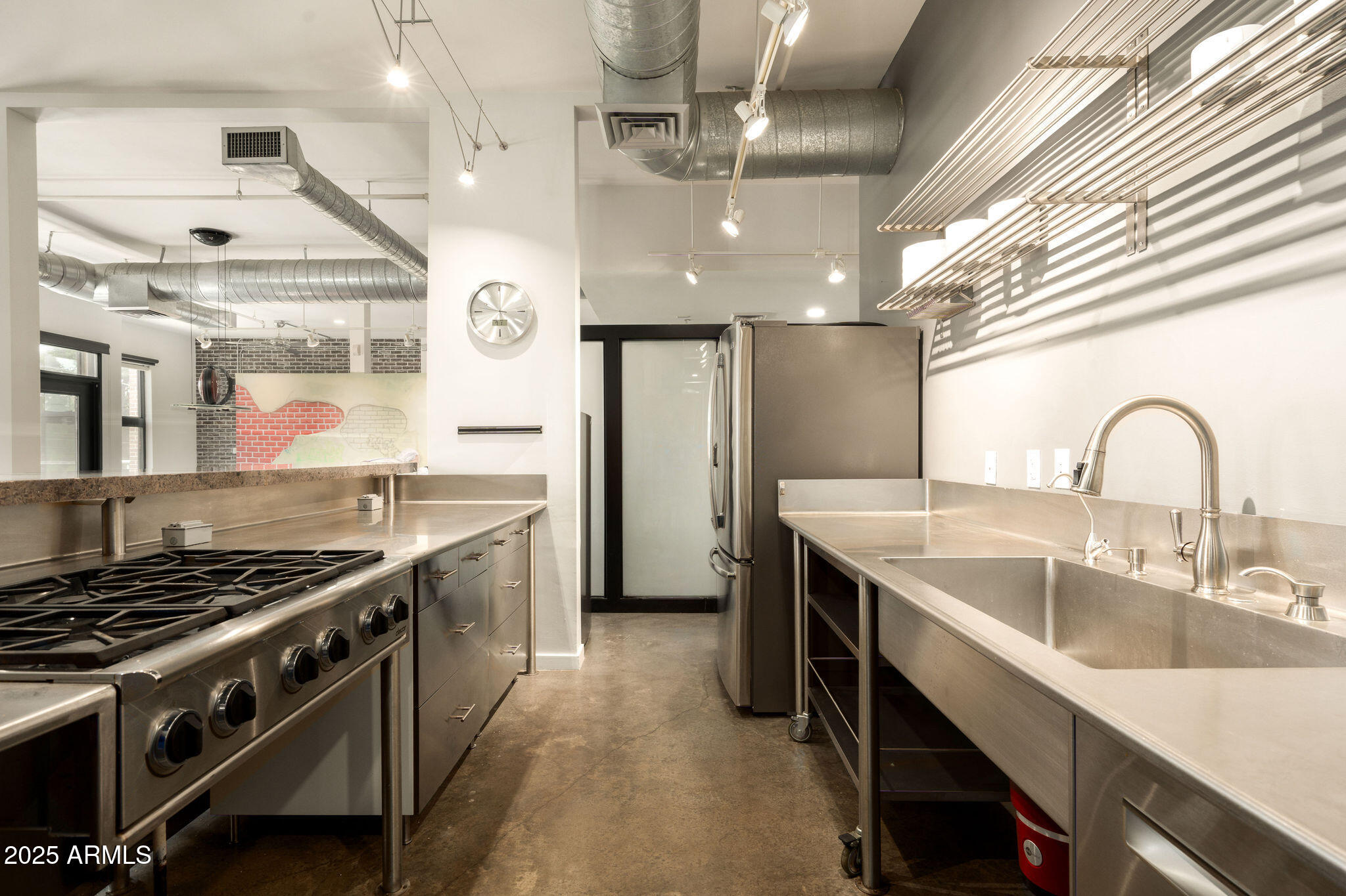 914 E OSBORN Road 202