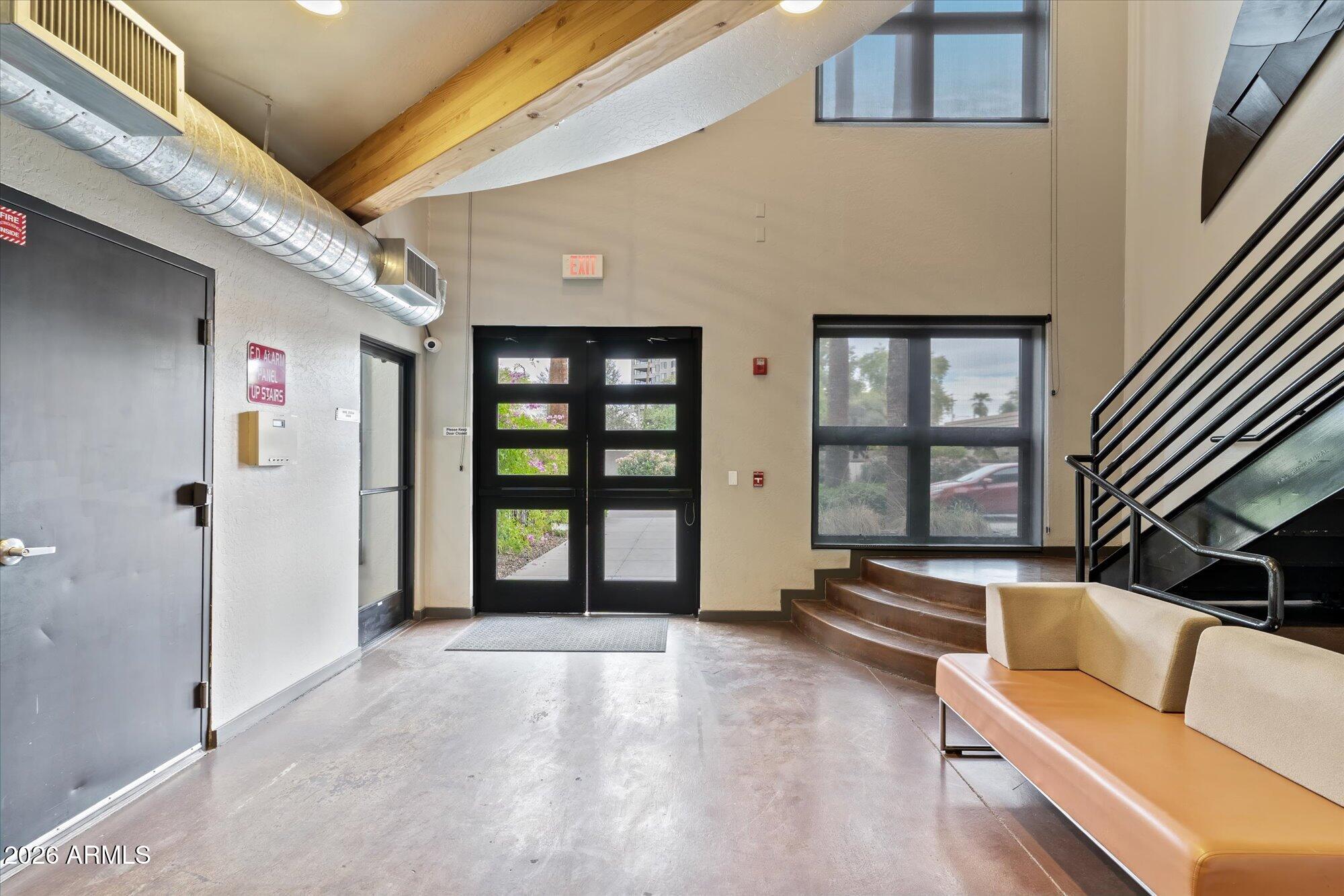 914 E OSBORN Road 202