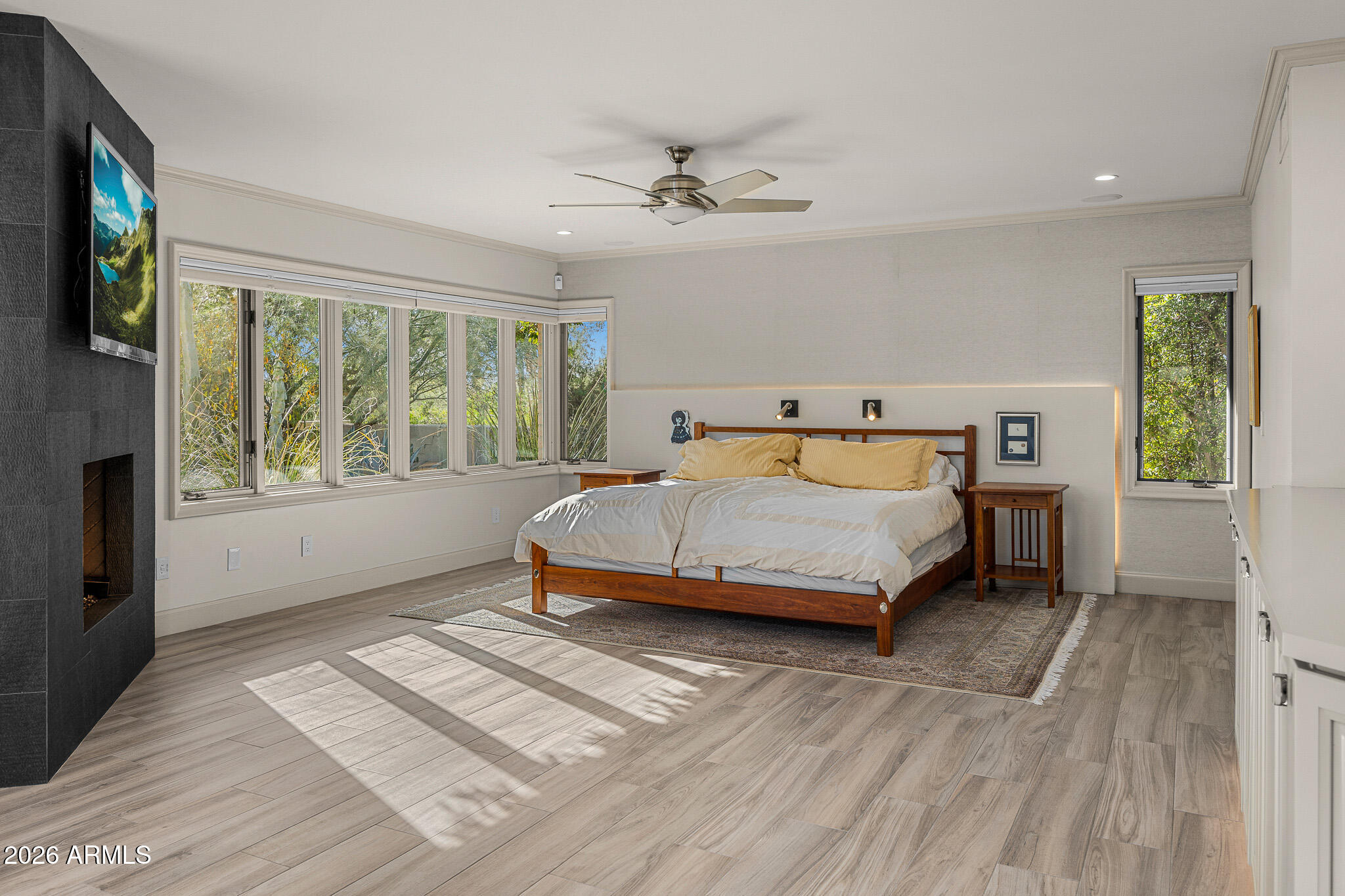 3921 E SAN MIGUEL Avenue