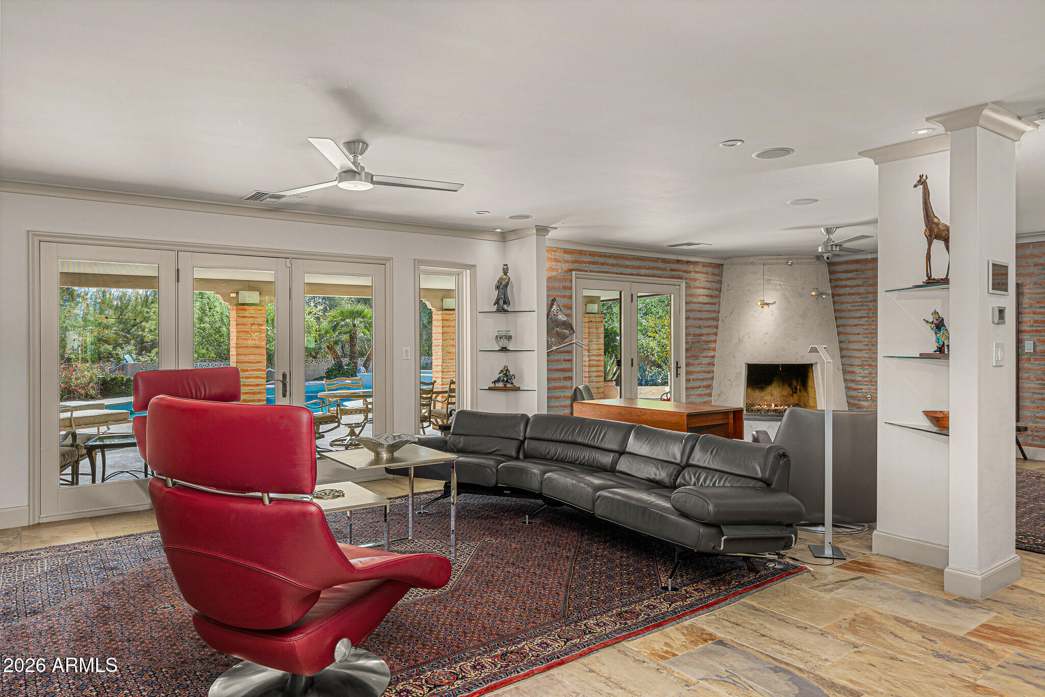 3921 E SAN MIGUEL Avenue