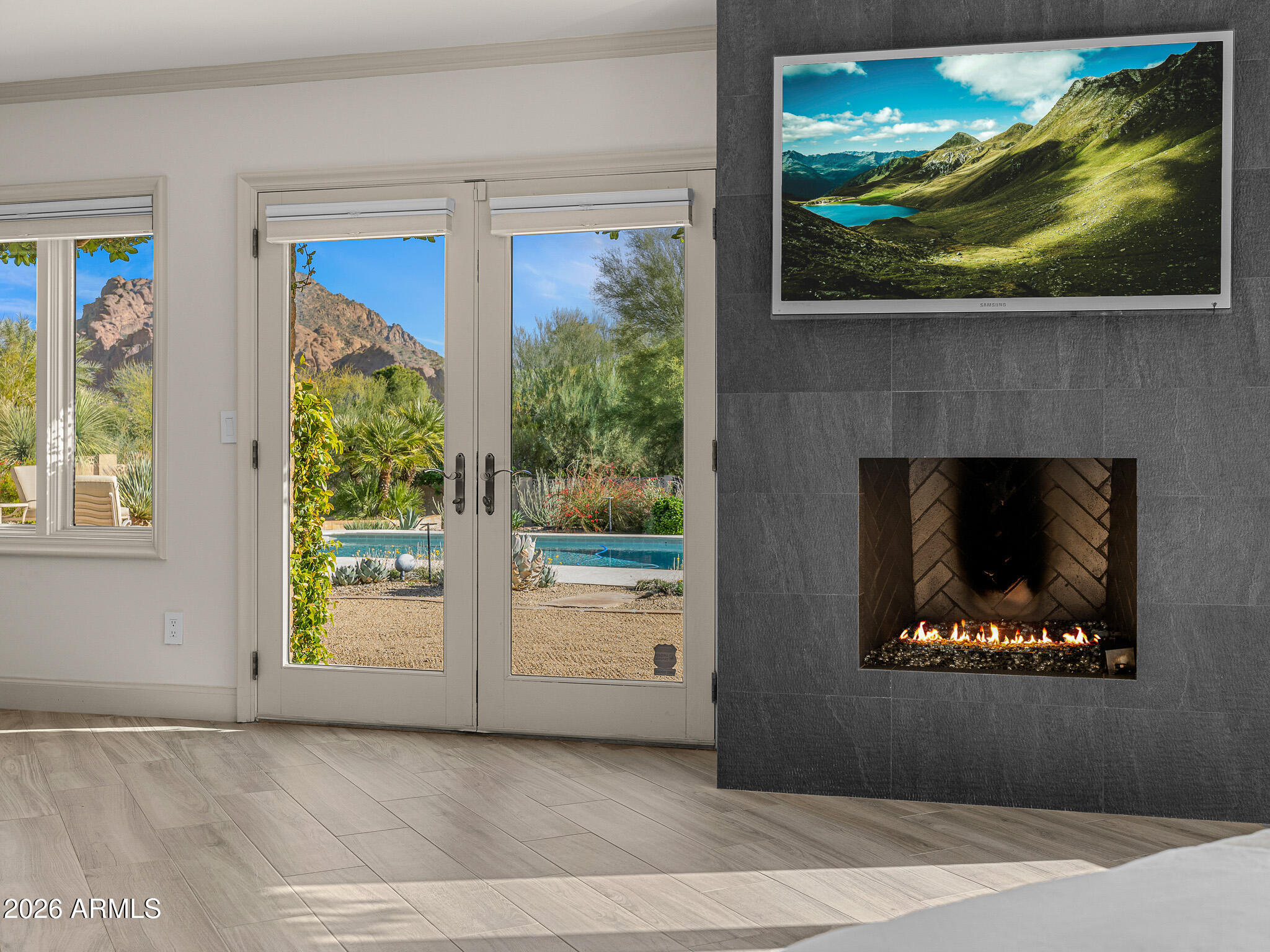 3921 E SAN MIGUEL Avenue