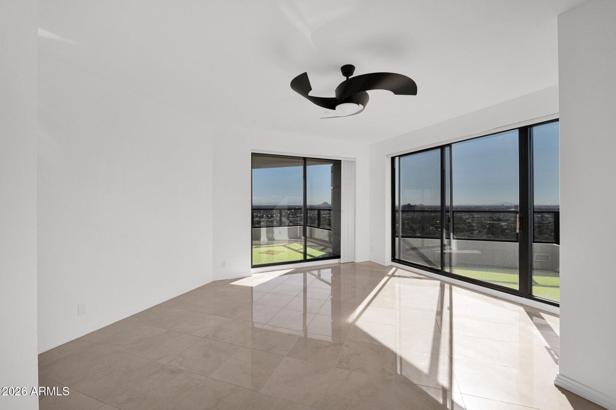 1040 E OSBORN Road 1902