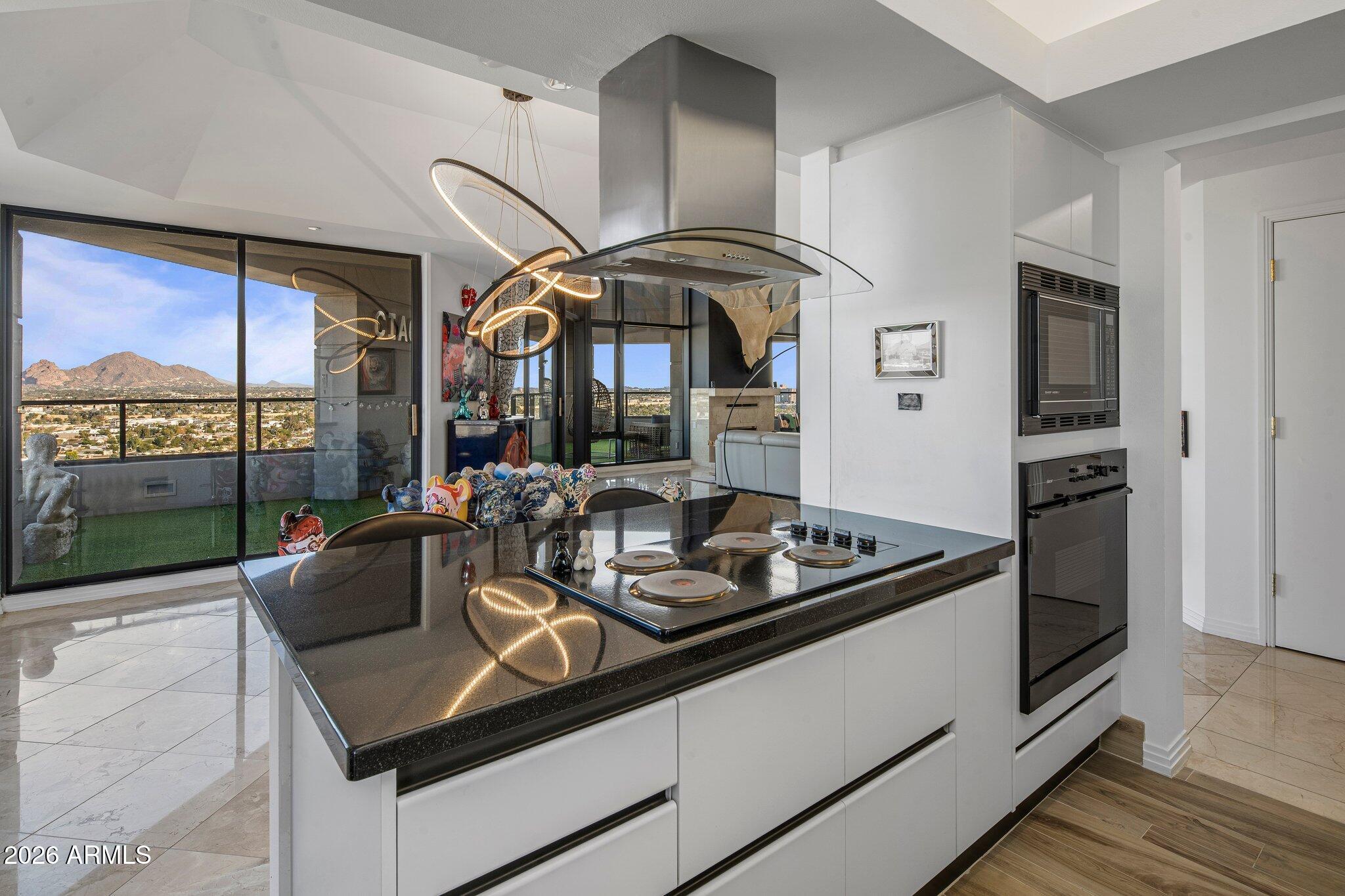 1040 E OSBORN Road 1902