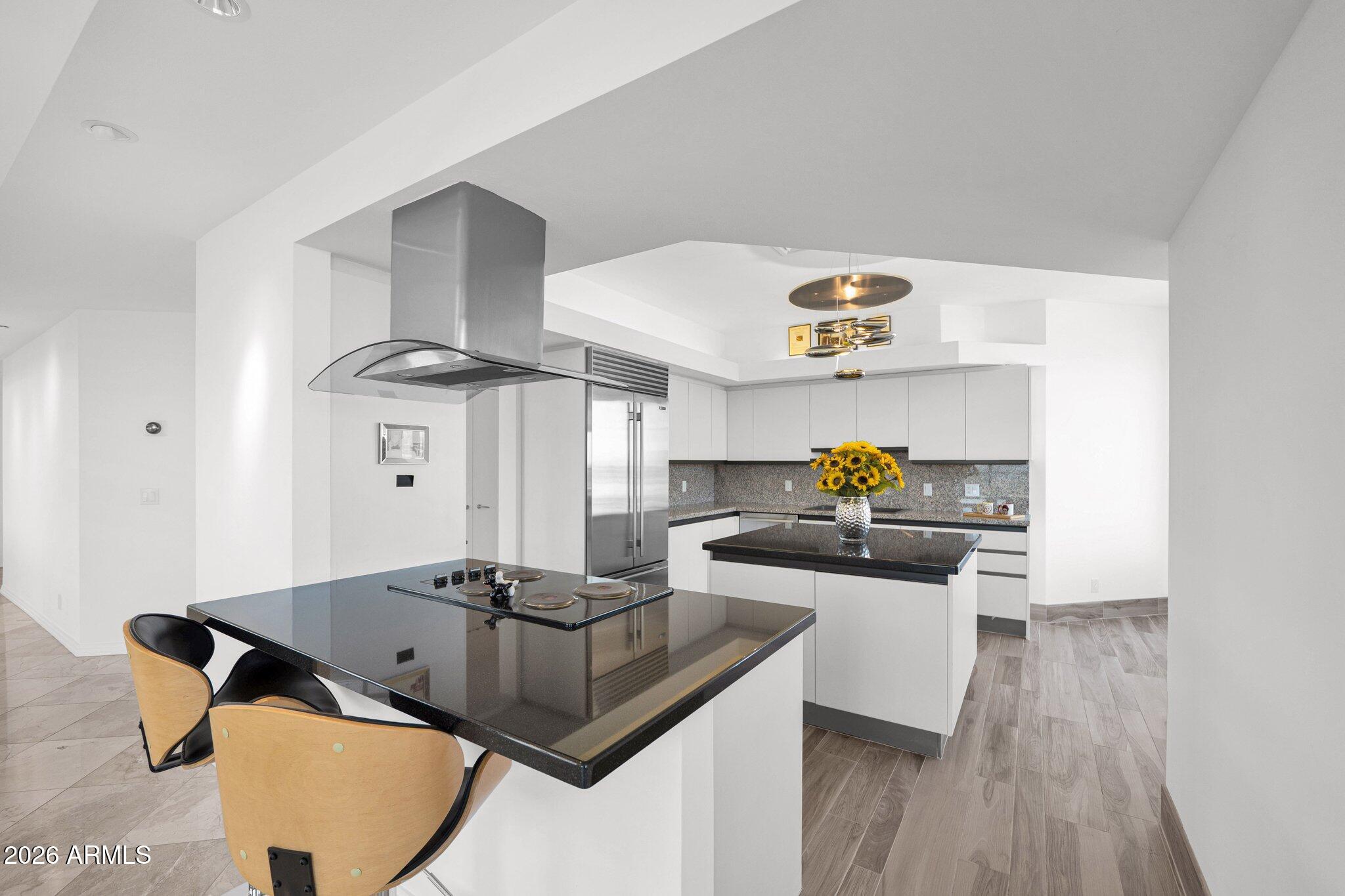 1040 E OSBORN Road 1902