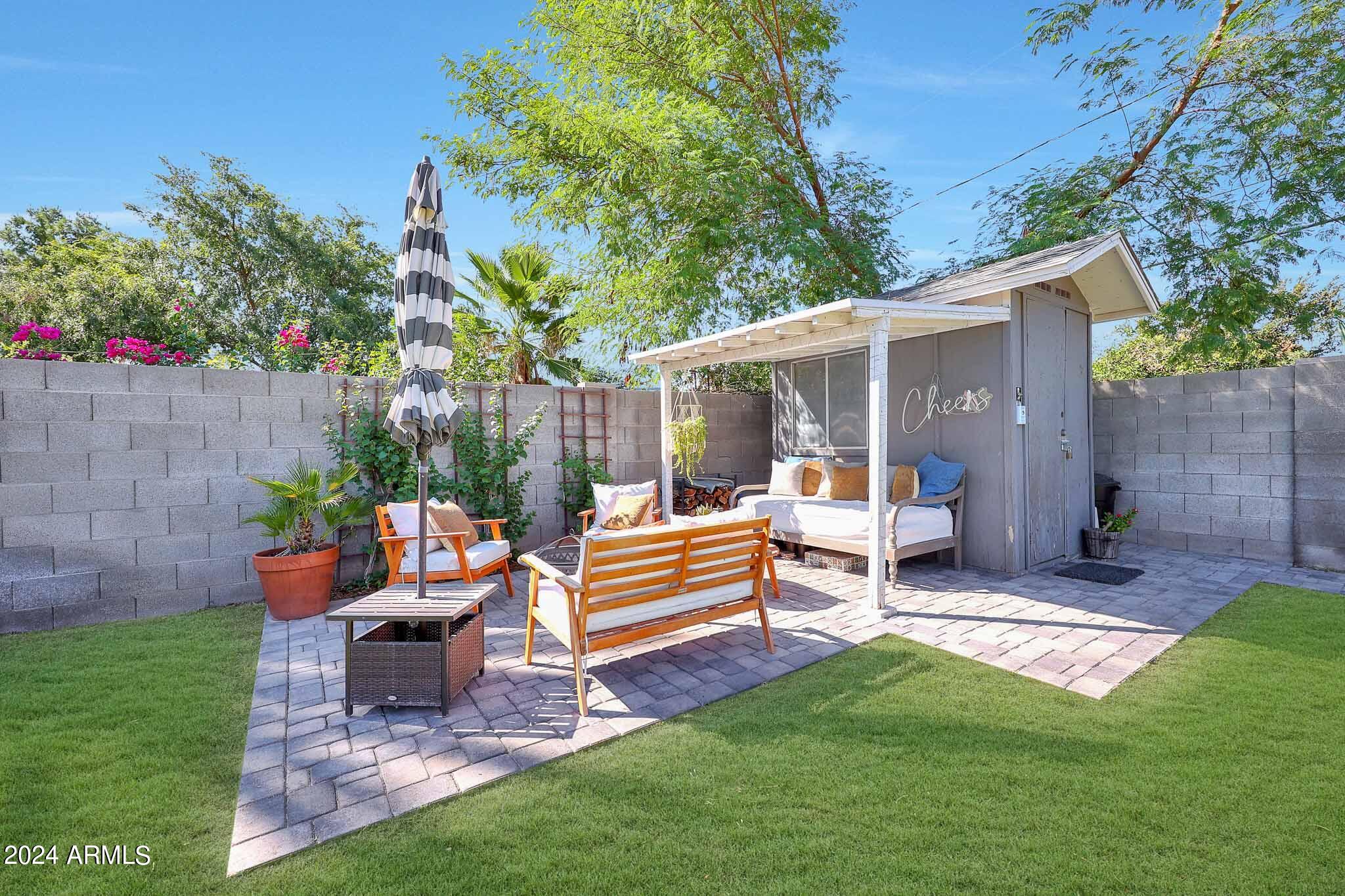 2230 E CLARENDON Avenue