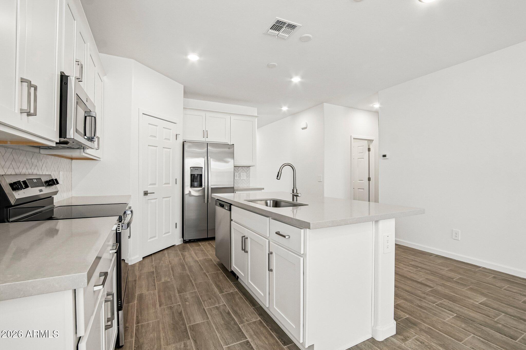 18252 W AVENIDA DEL SOL