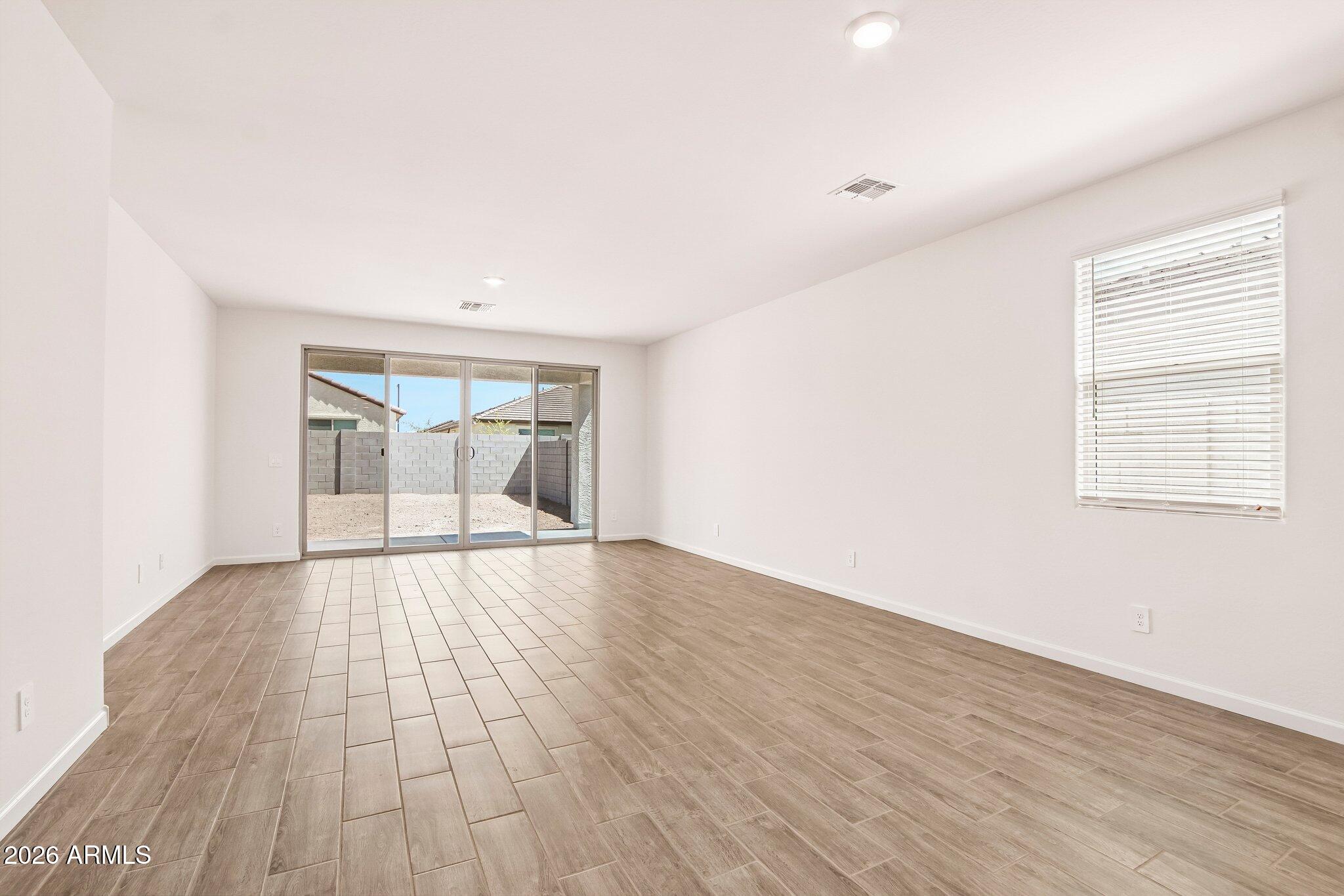 18252 W AVENIDA DEL SOL
