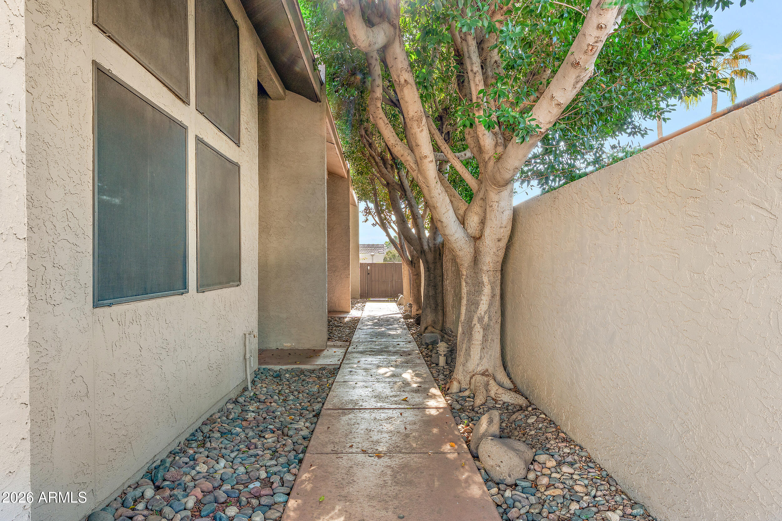 7858 E GLENROSA Avenue