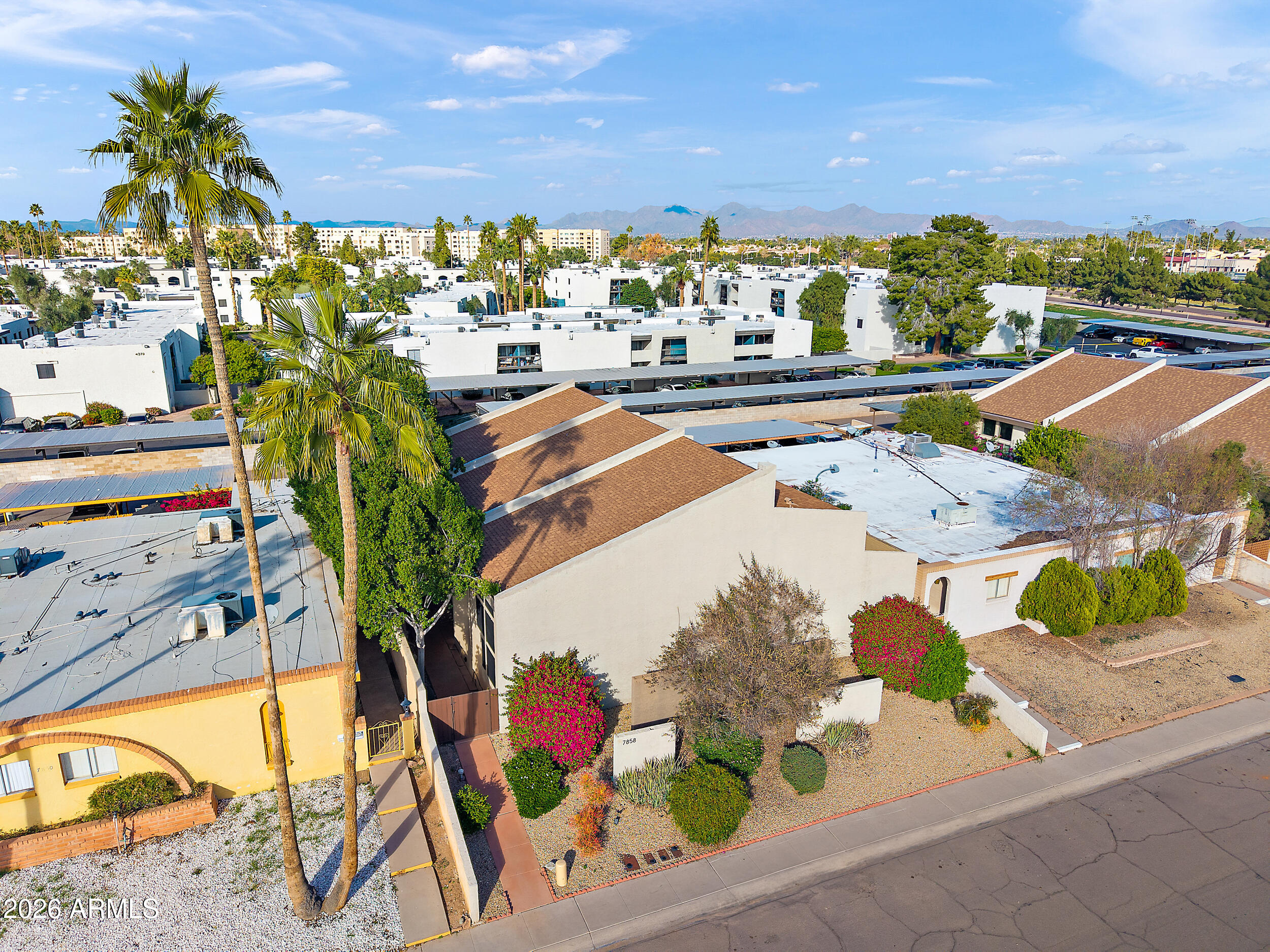 7858 E GLENROSA Avenue