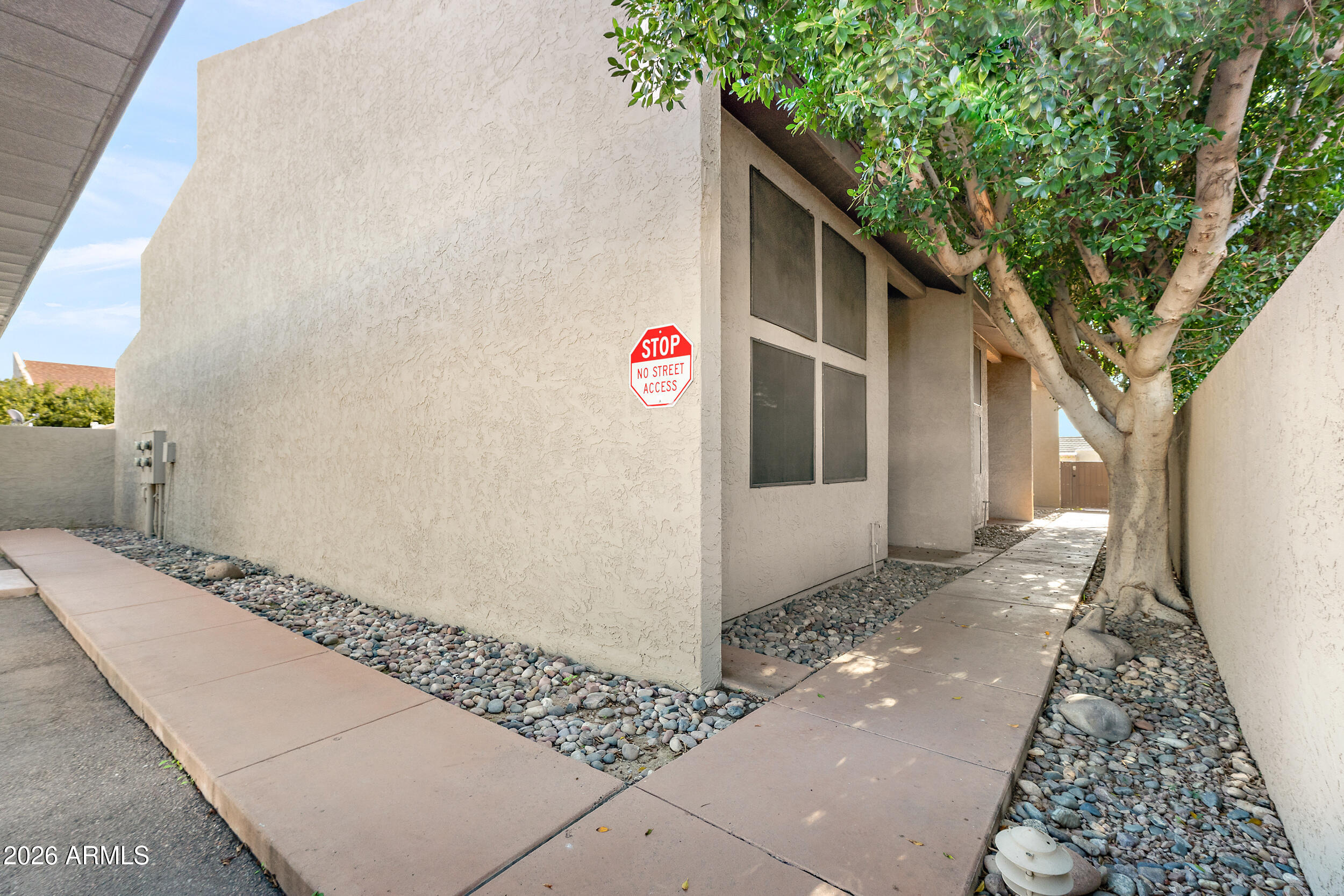 7858 E GLENROSA Avenue