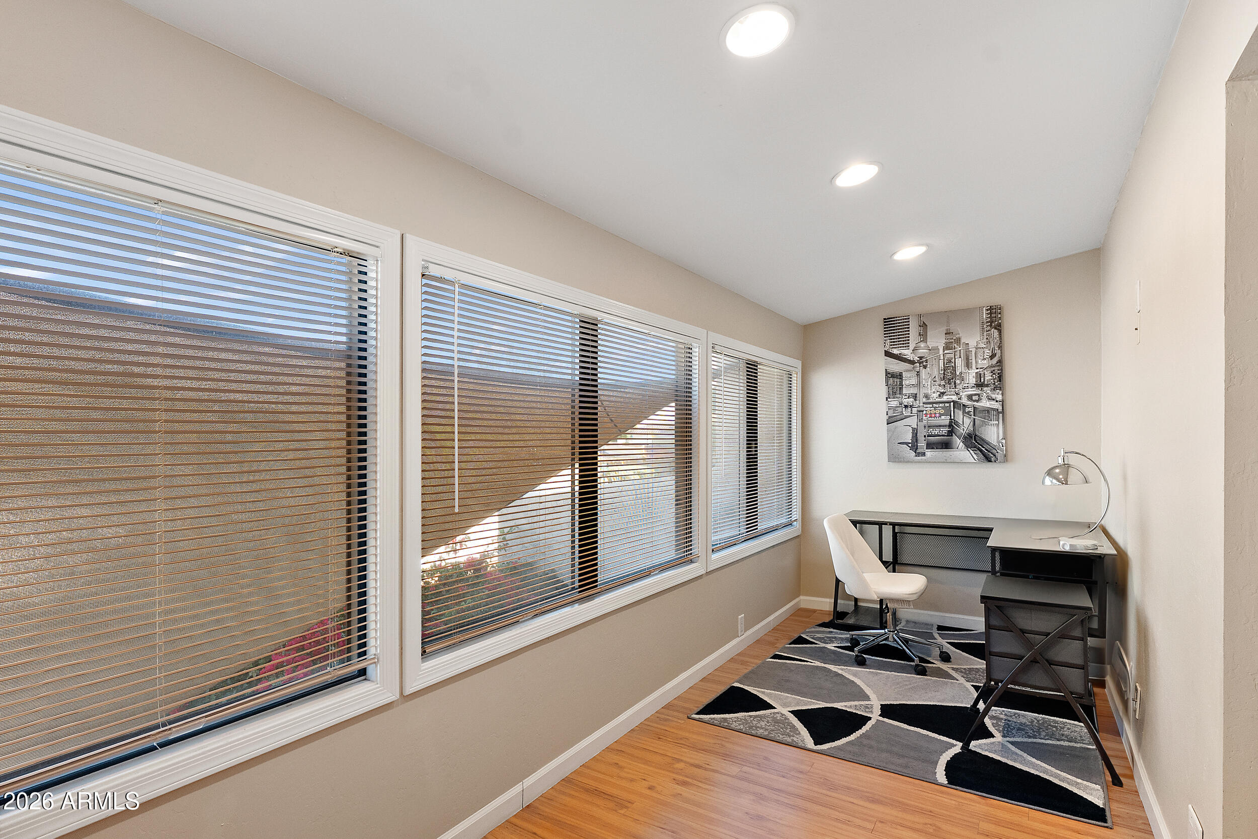 7858 E GLENROSA Avenue