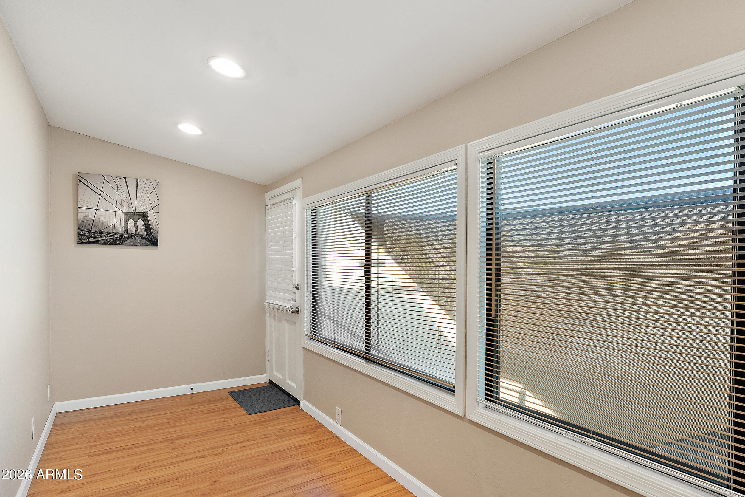 7858 E GLENROSA Avenue