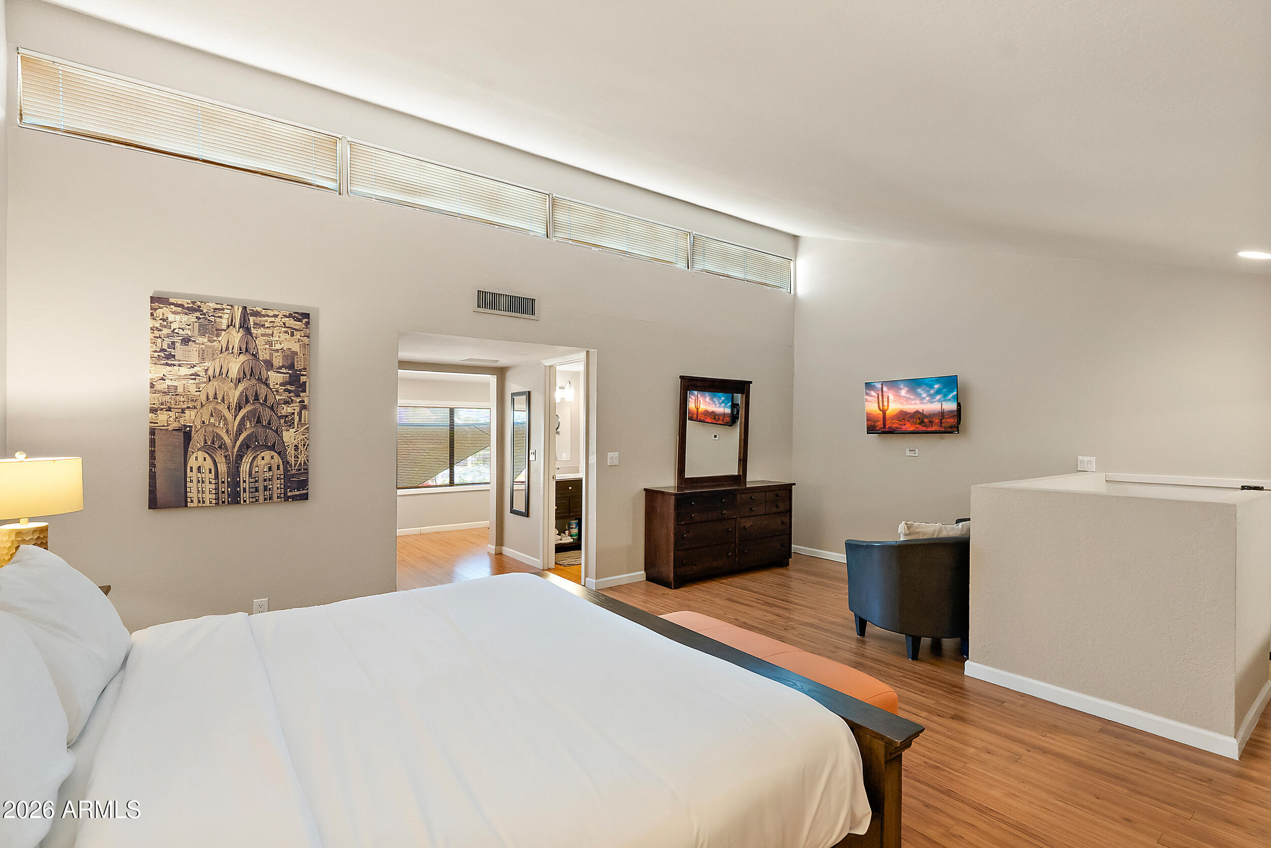 7858 E GLENROSA Avenue