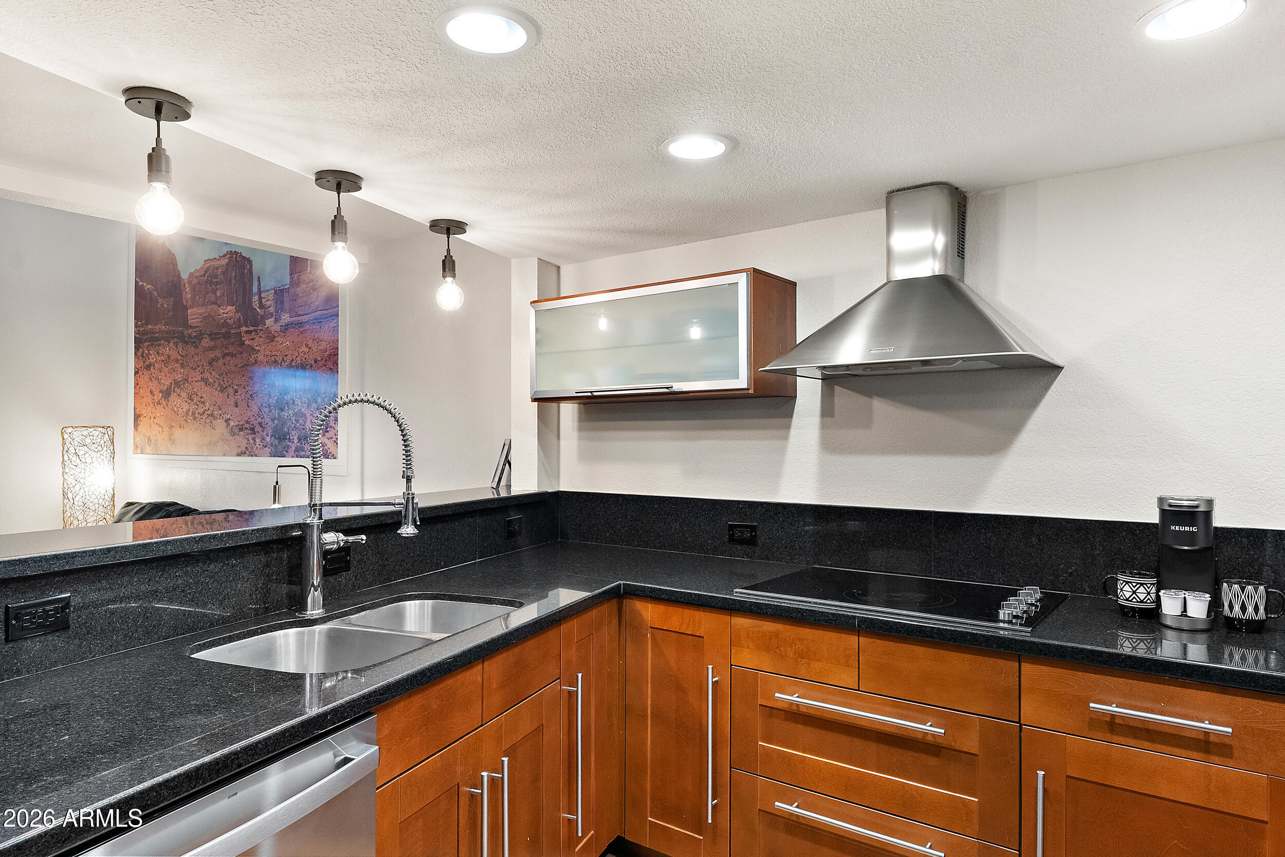 7858 E GLENROSA Avenue