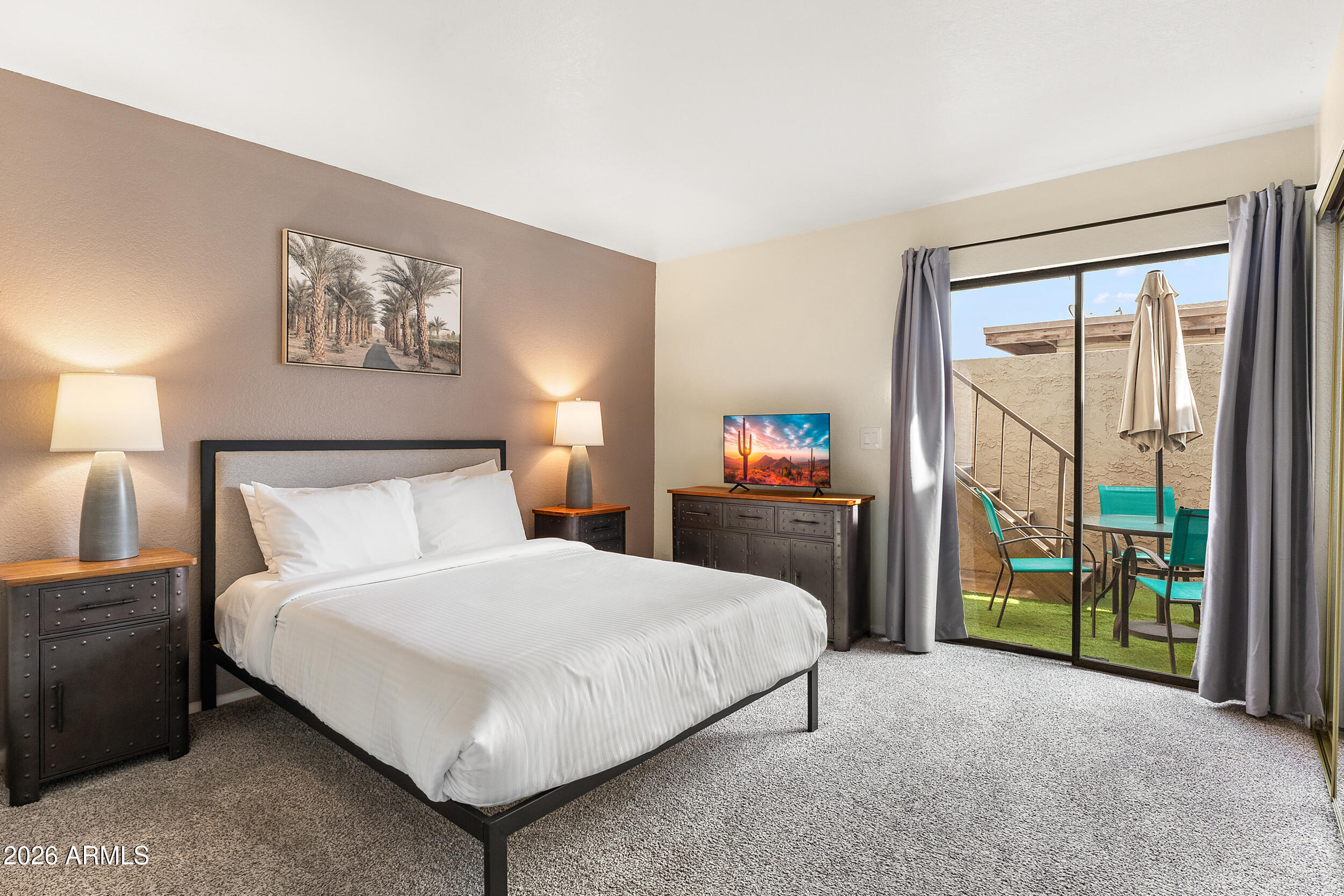 7858 E GLENROSA Avenue