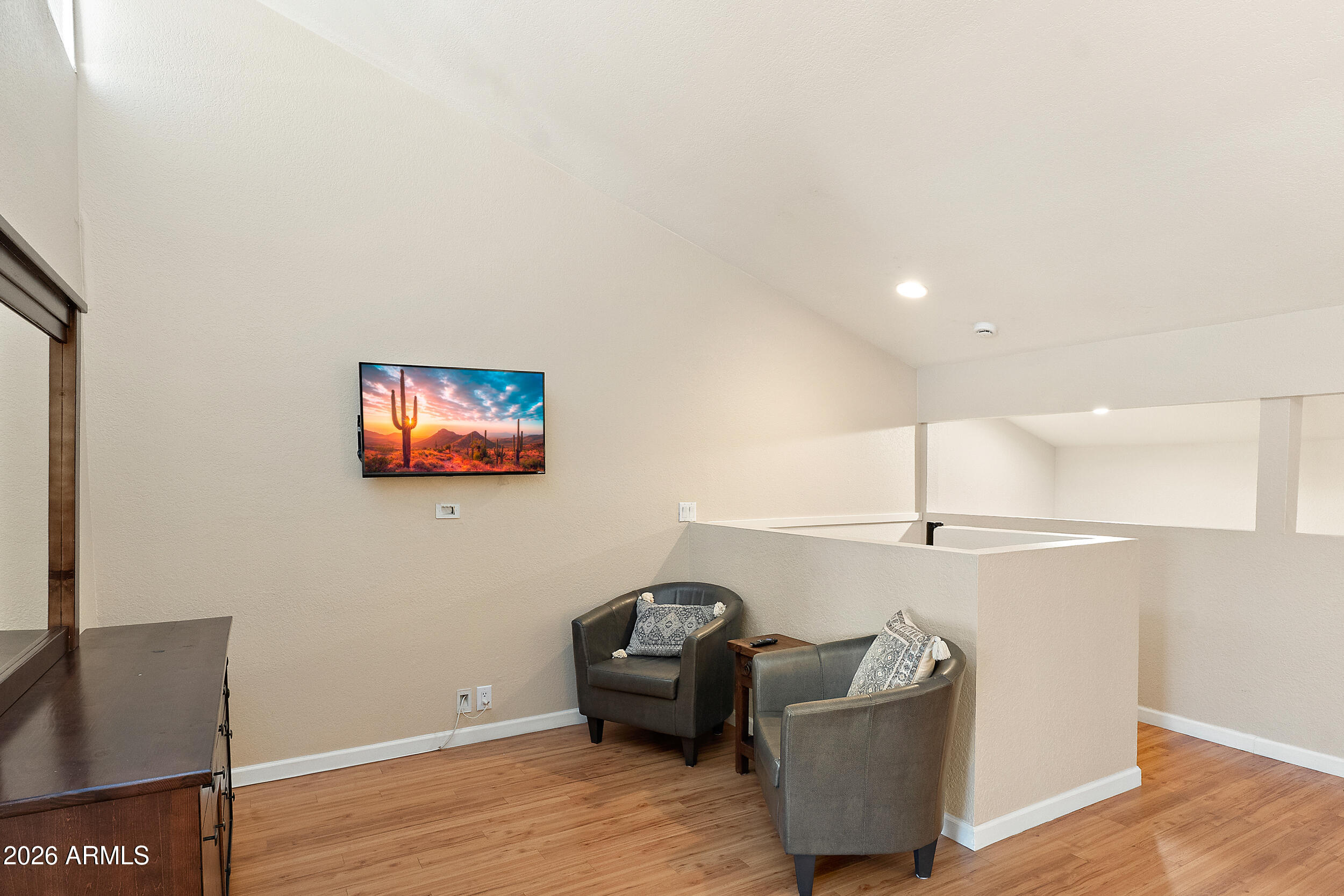 7858 E GLENROSA Avenue