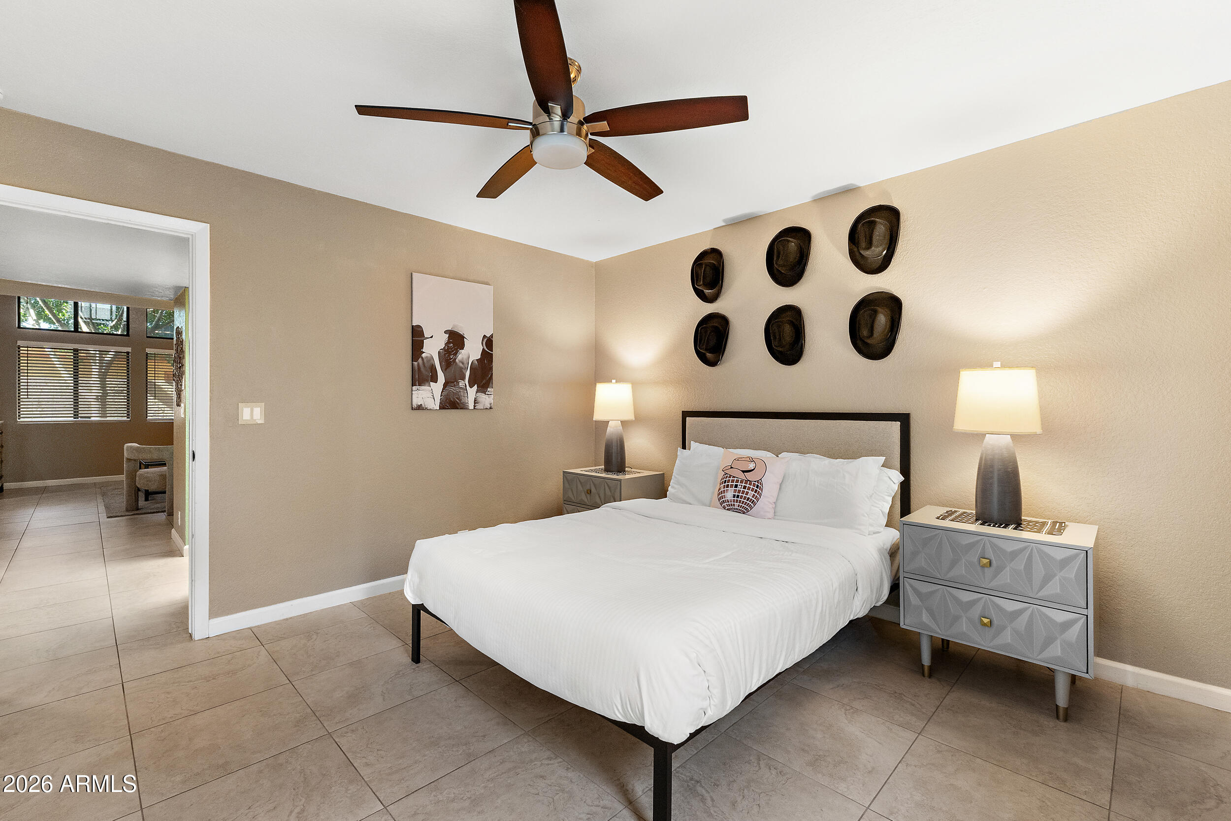 7858 E GLENROSA Avenue