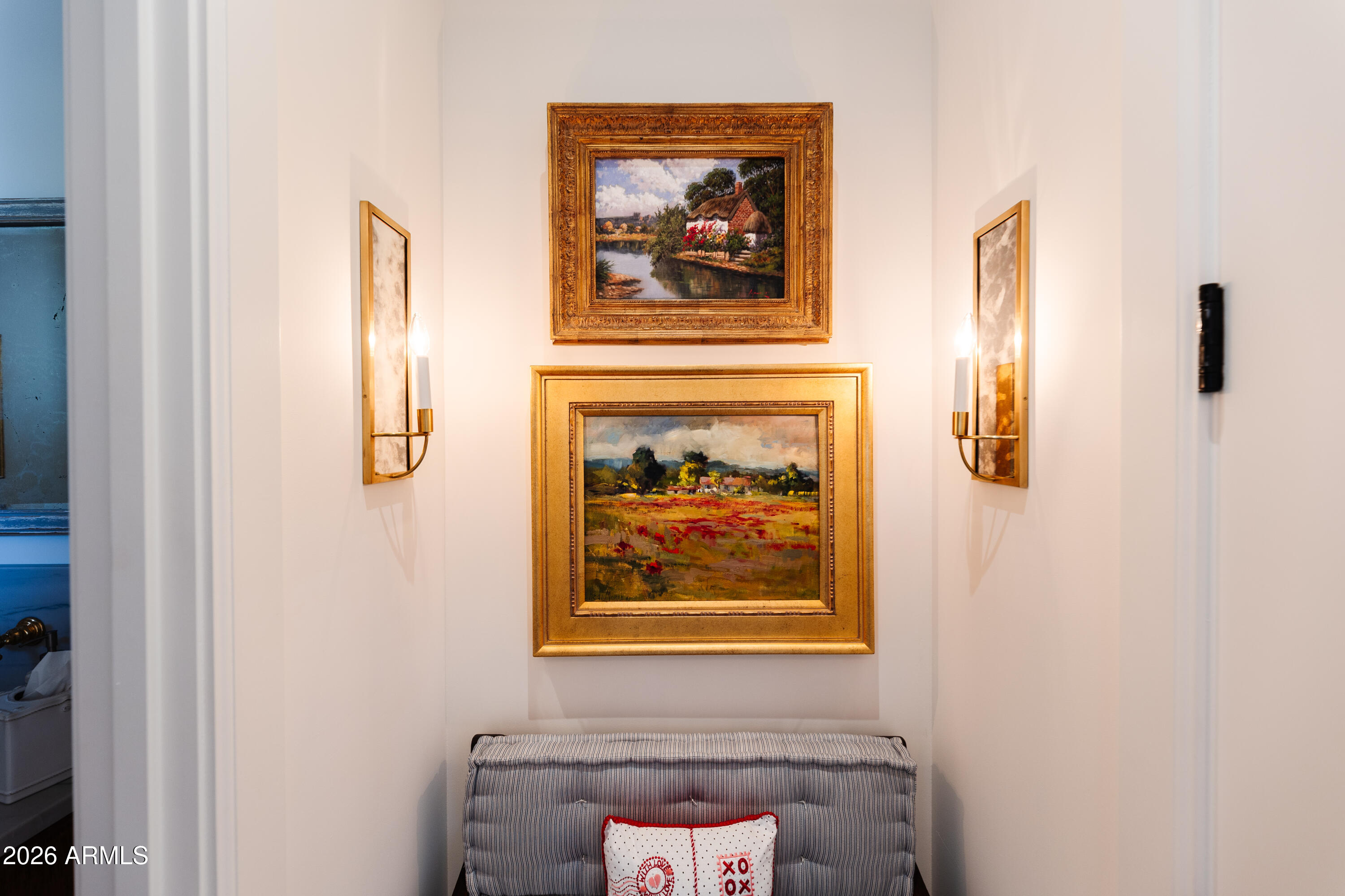 5635 E LINCOLN Drive 60