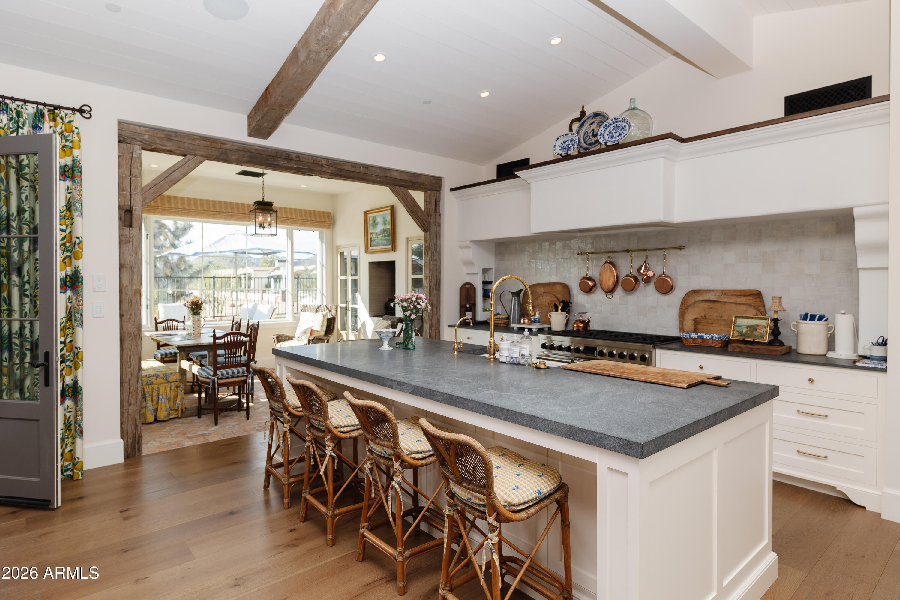 5635 E LINCOLN Drive 60