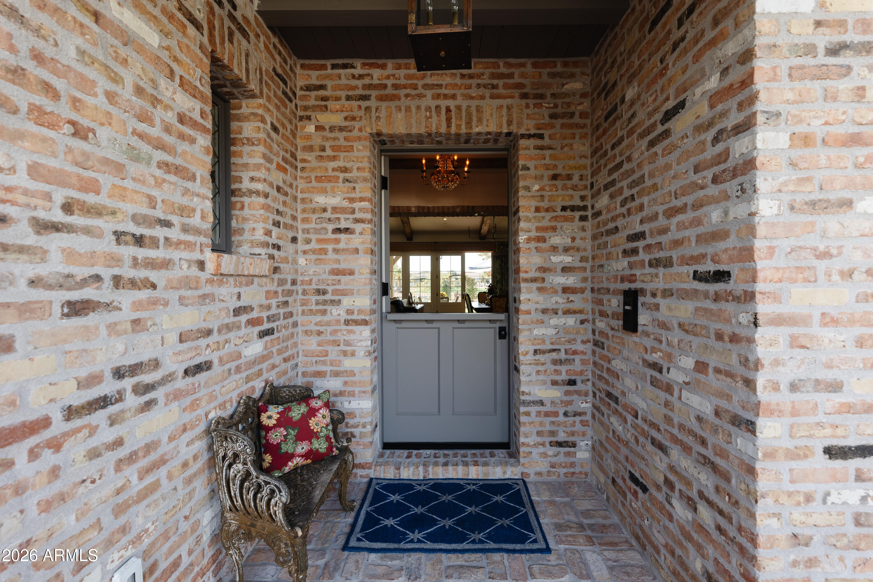 5635 E LINCOLN Drive 60