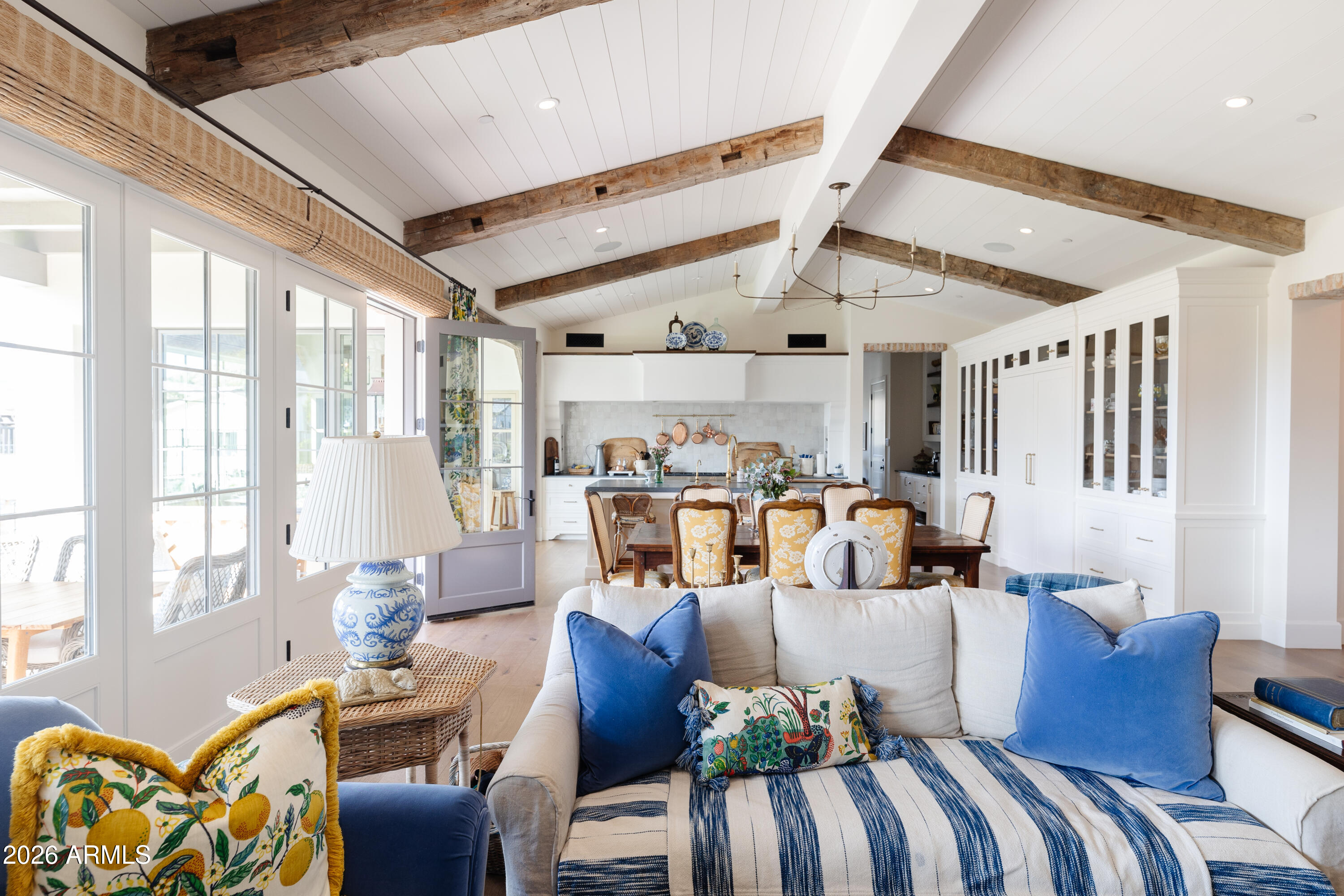 5635 E LINCOLN Drive 60