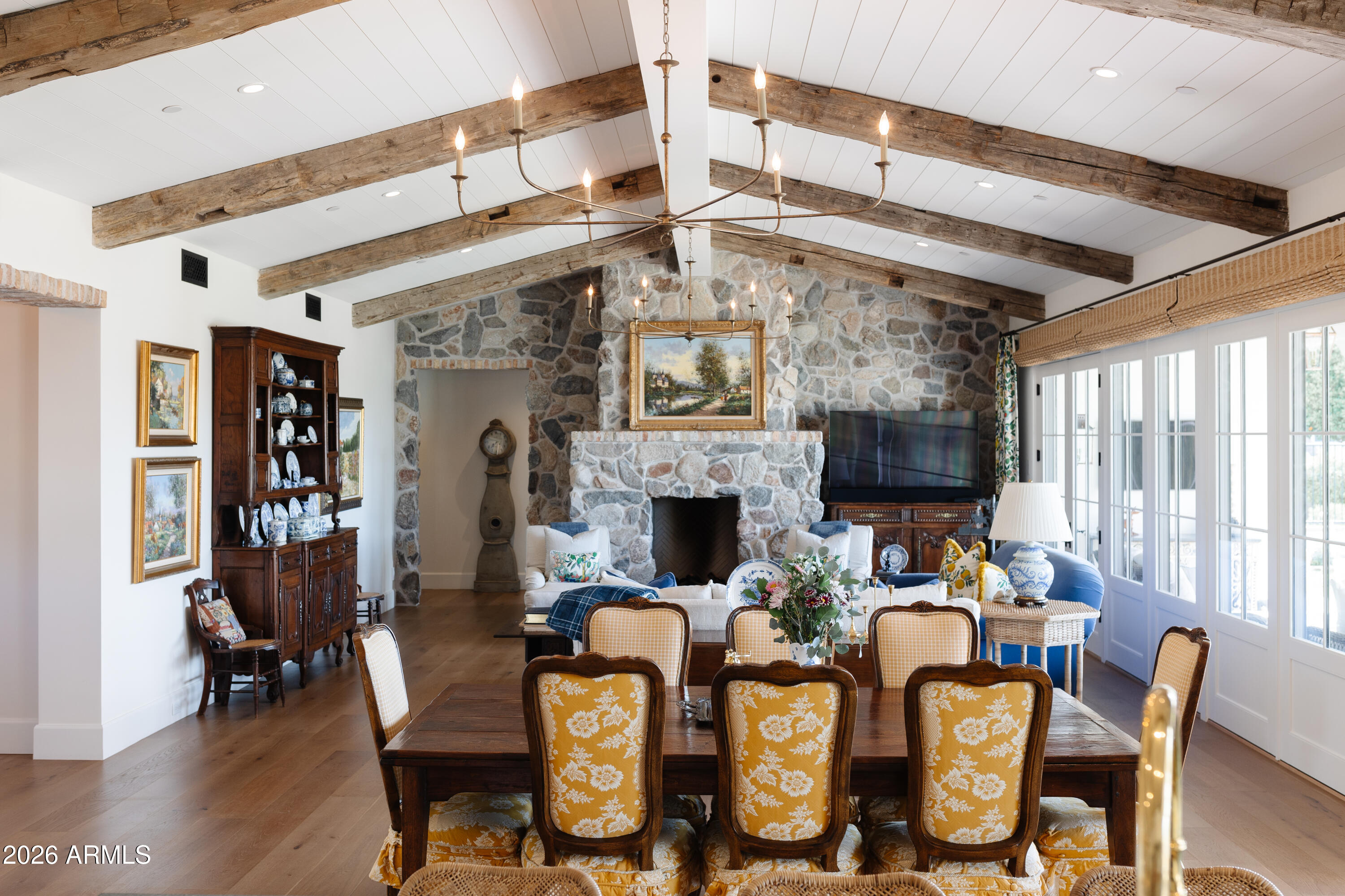 5635 E LINCOLN Drive 60