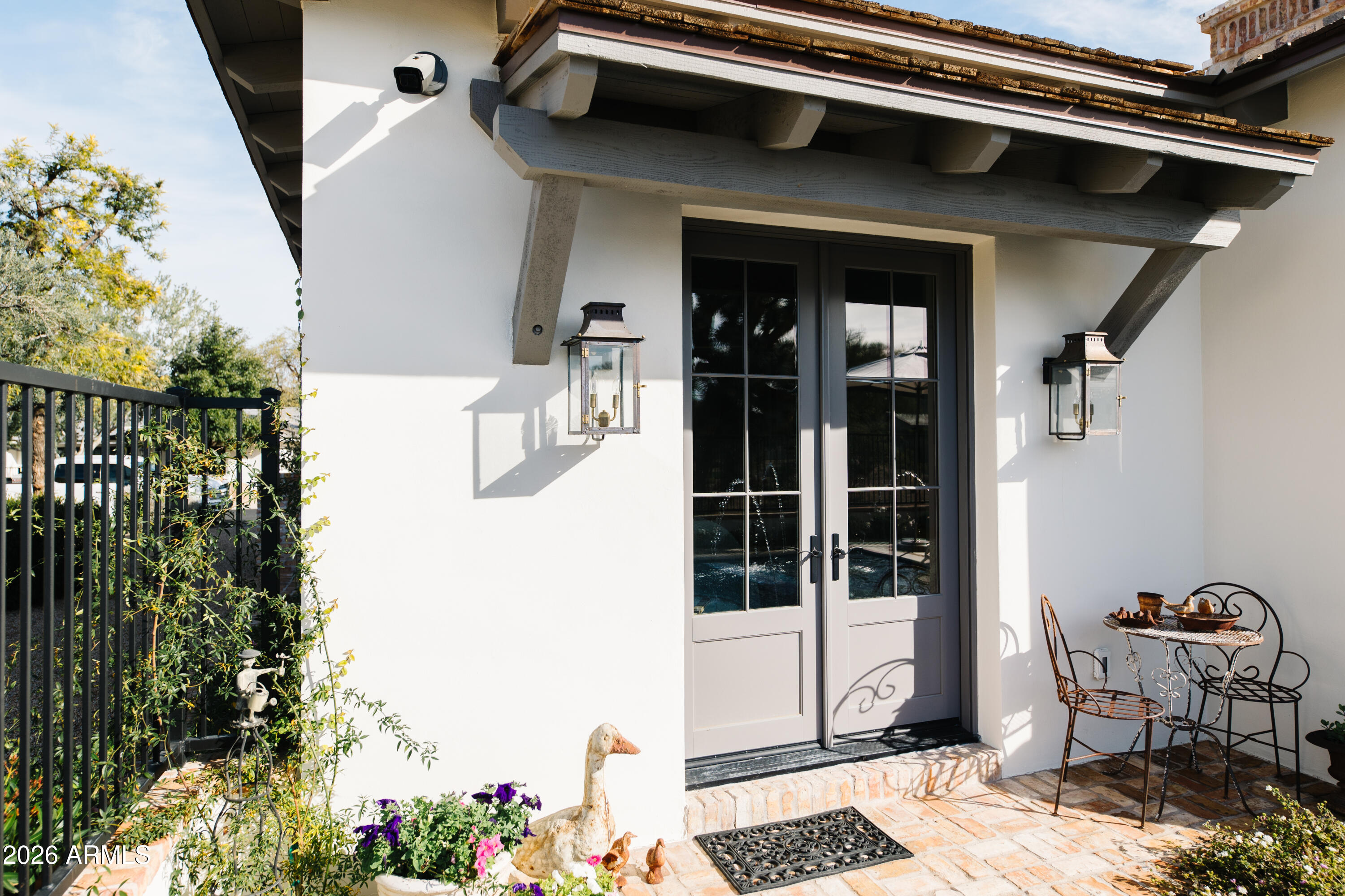 5635 E LINCOLN Drive 60