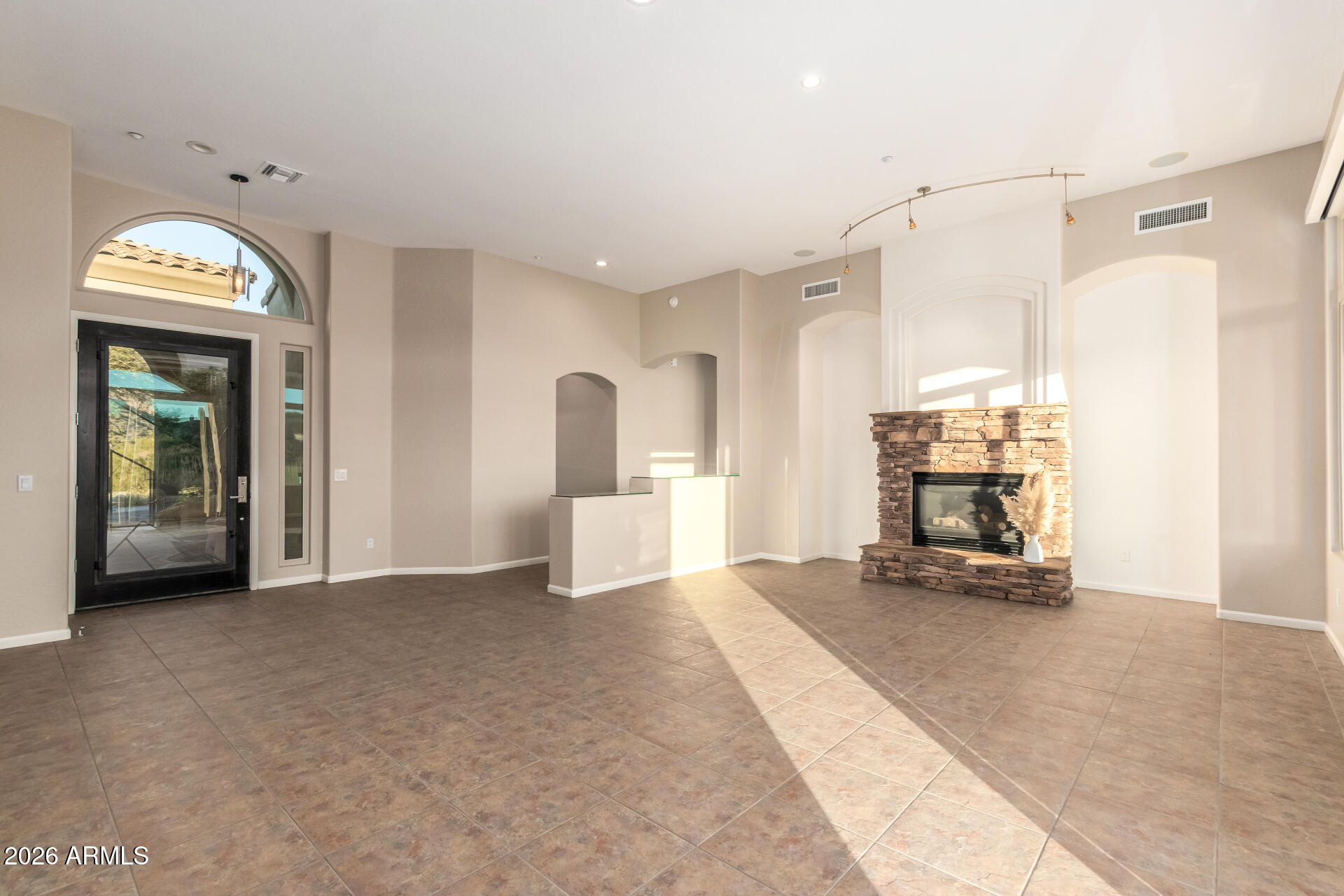 11221 E GREENWAY Road