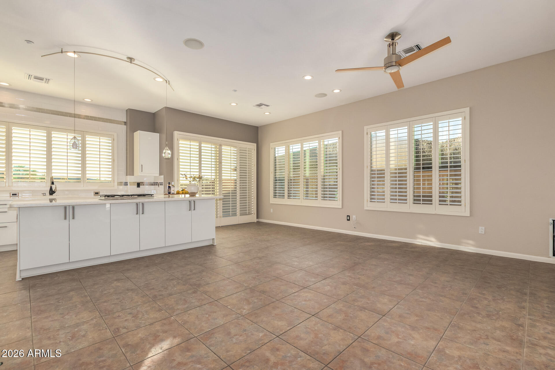 11221 E GREENWAY Road