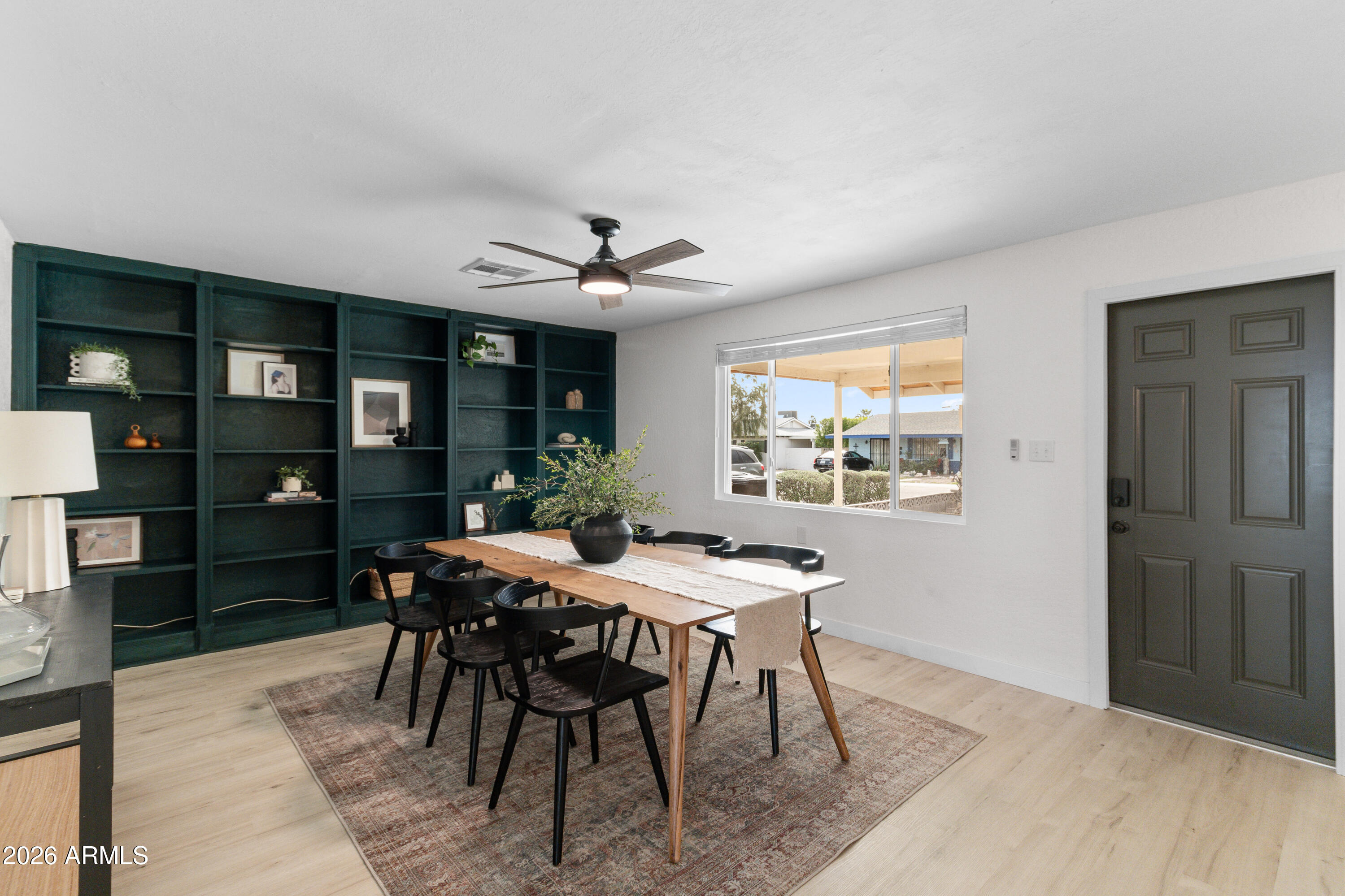 6802 E LOMA LAND Drive