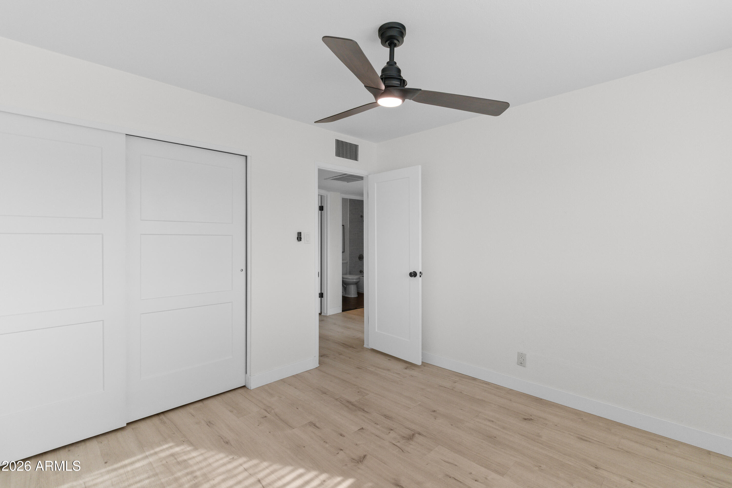 6802 E LOMA LAND Drive