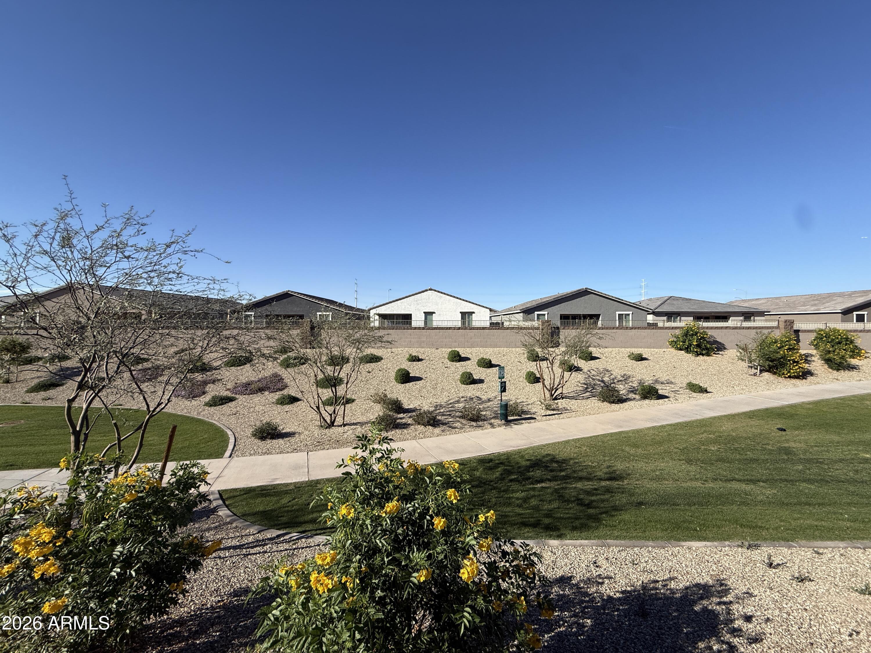 9534 W TAMARISK Avenue