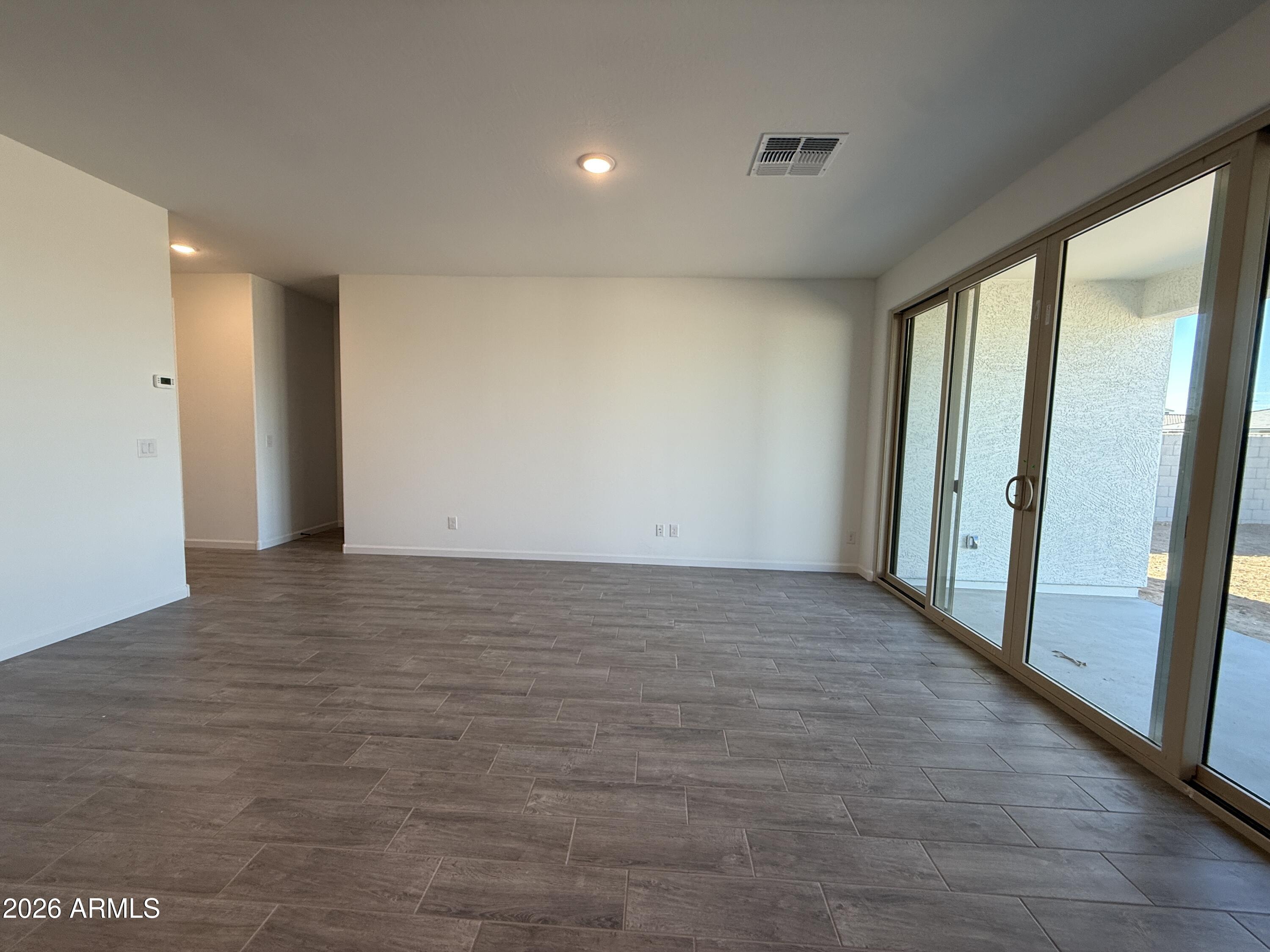 9534 W TAMARISK Avenue