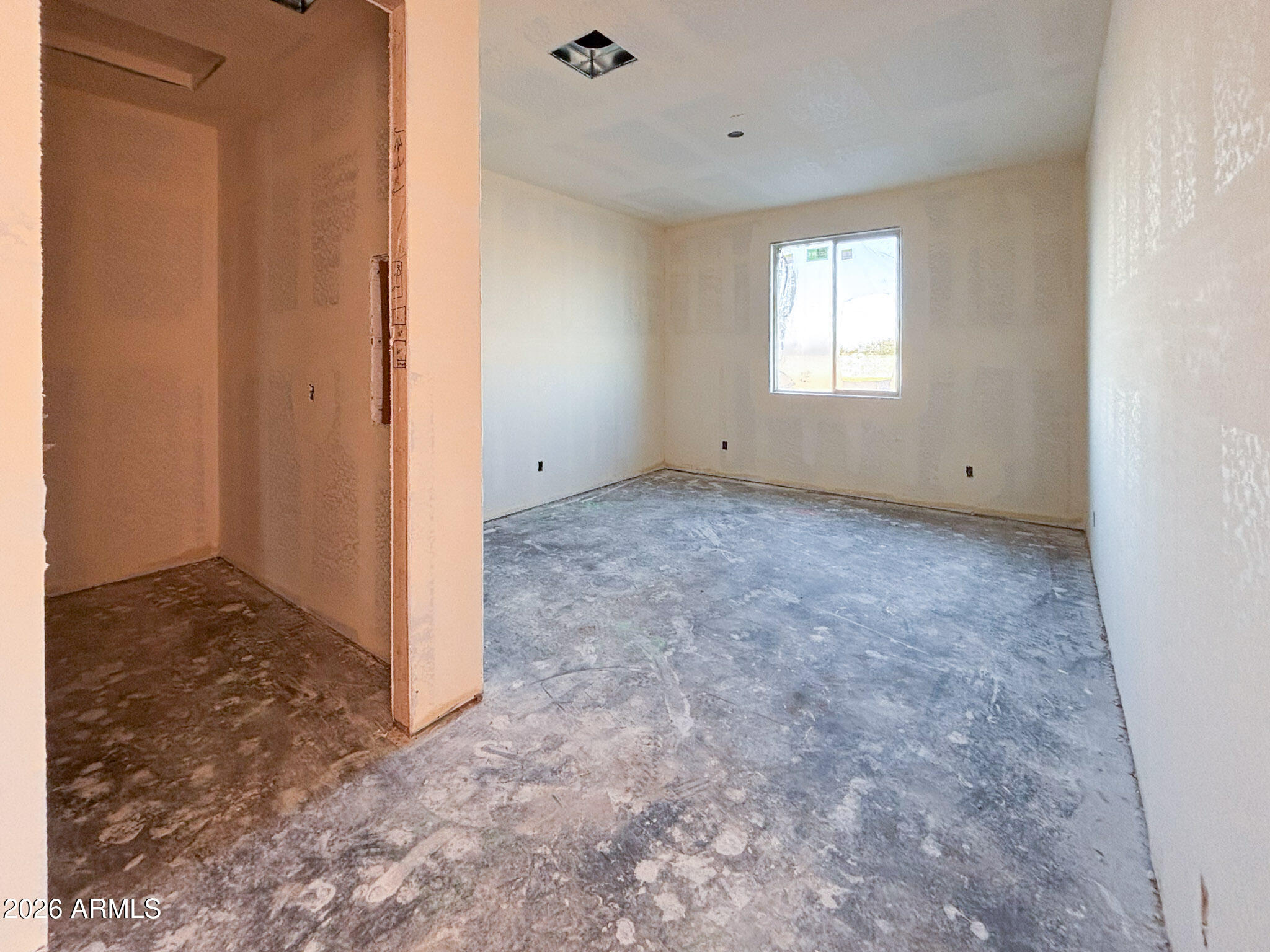 9534 W TAMARISK Avenue