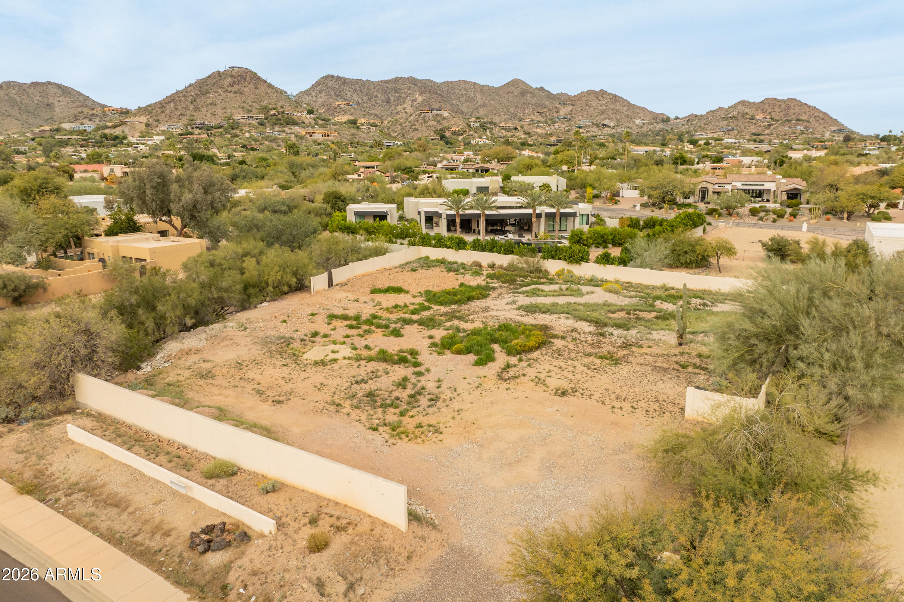 4702 E LINCOLN Drive 19