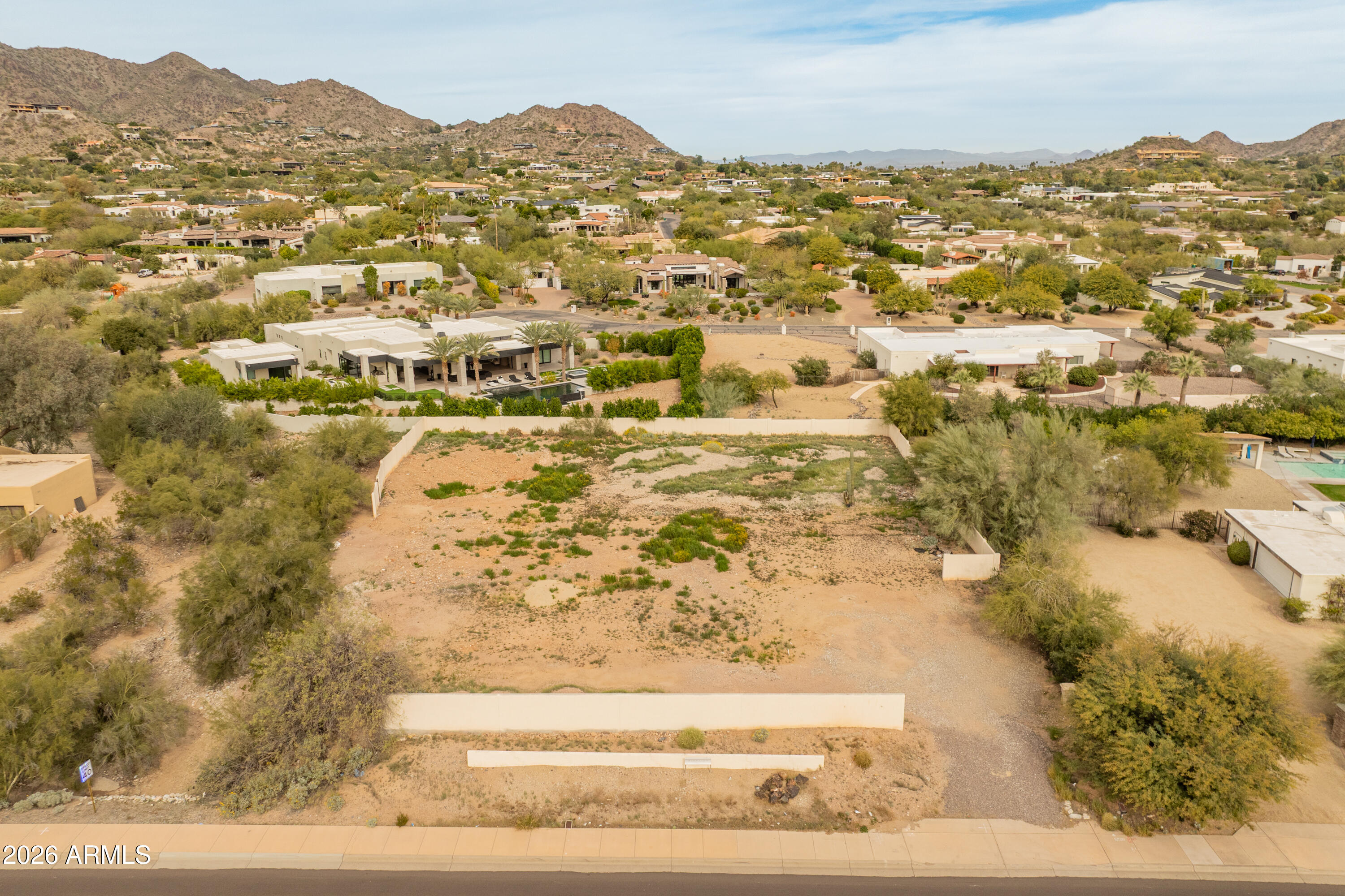 4702 E LINCOLN Drive 19