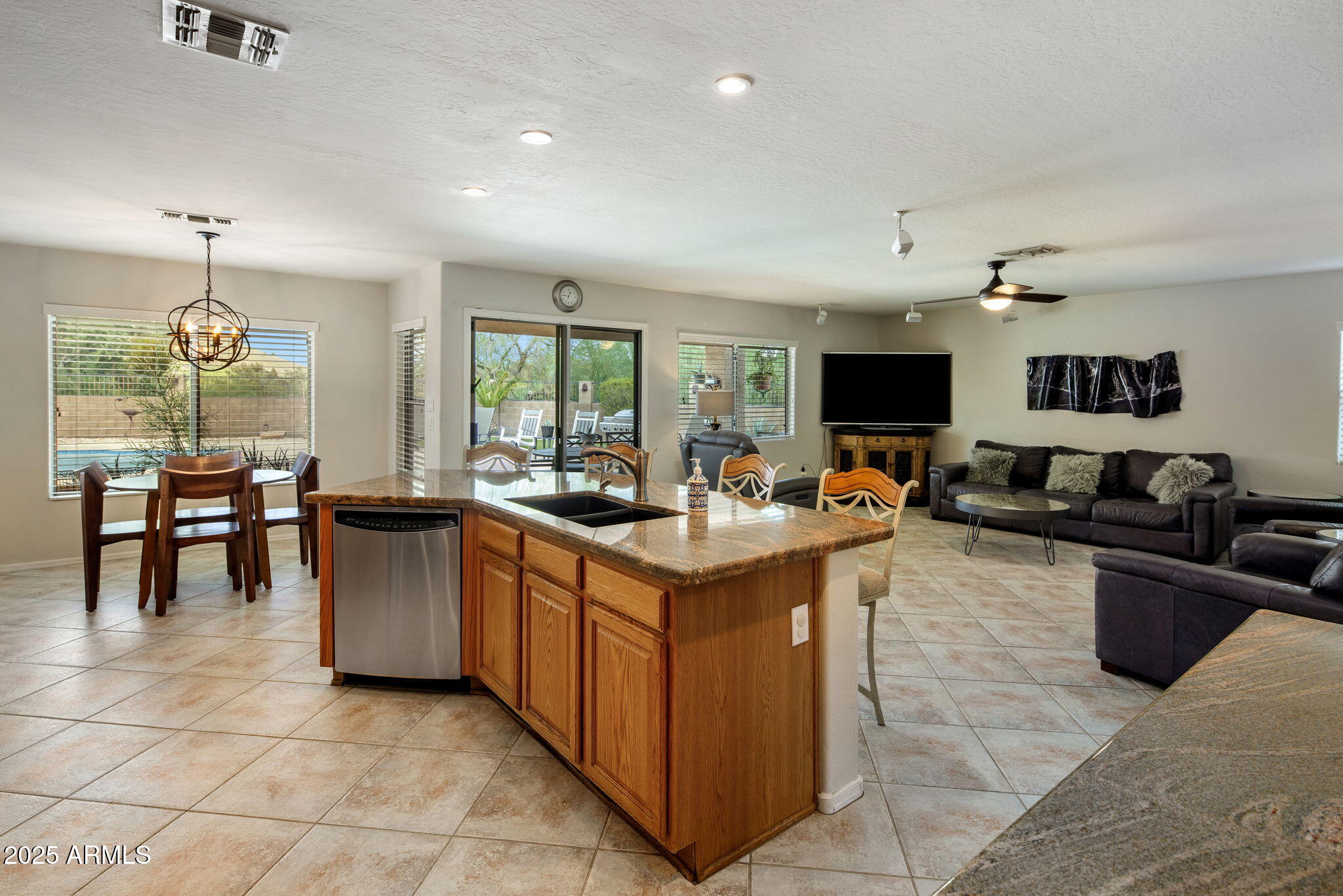 2120 E VISTA BONITA Drive