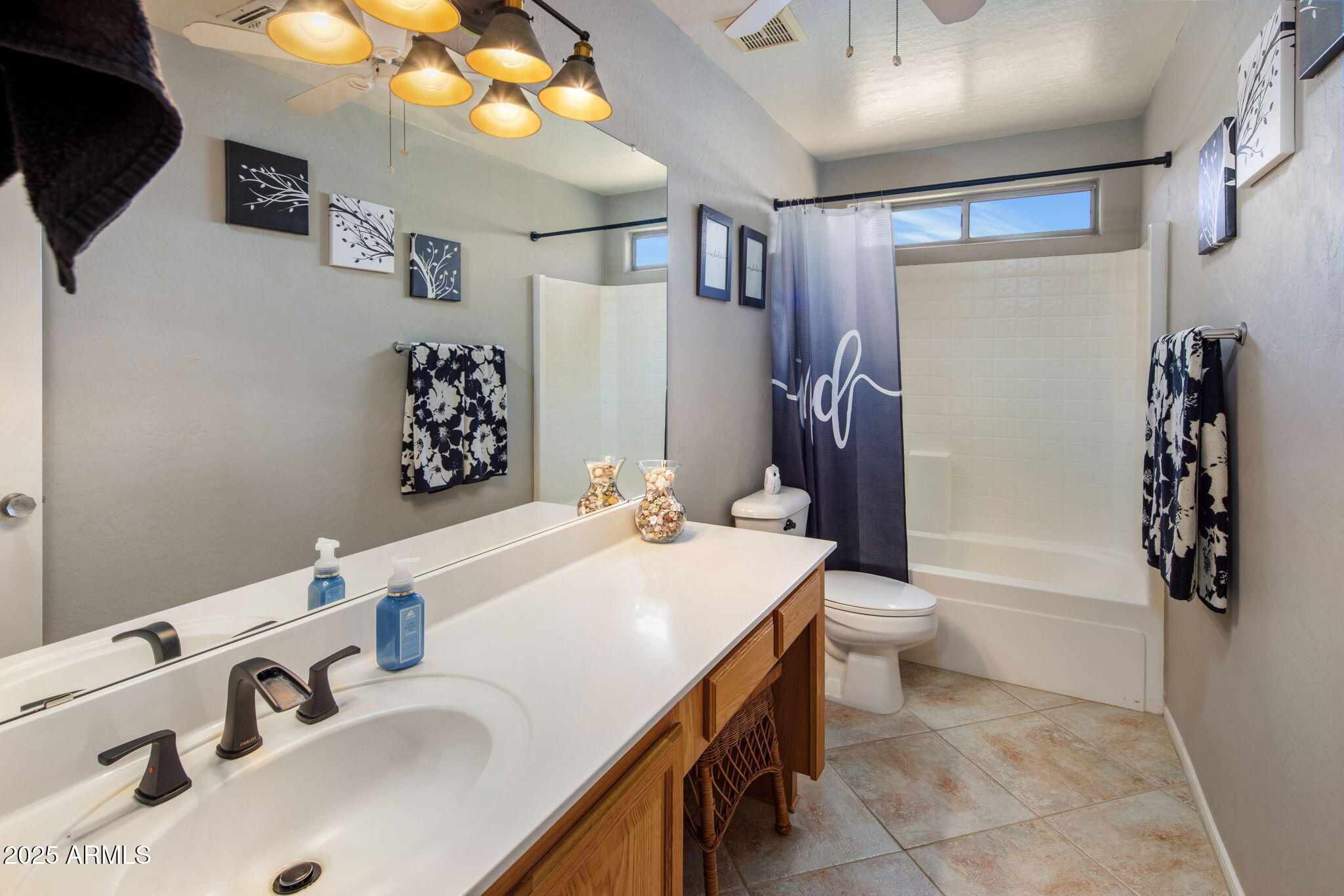 2120 E VISTA BONITA Drive