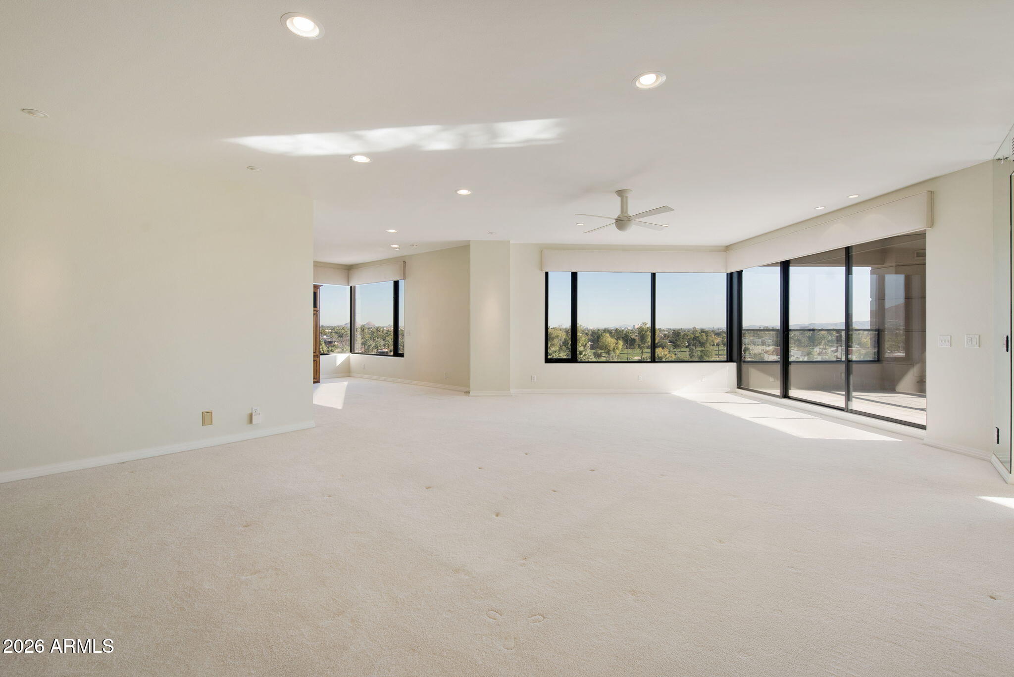 1040 E OSBORN Road 601