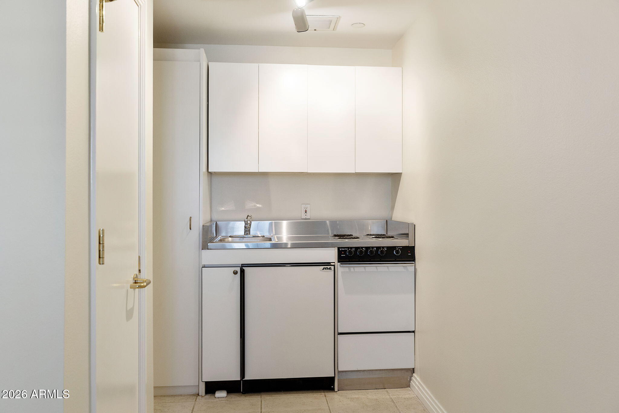 1040 E OSBORN Road 601