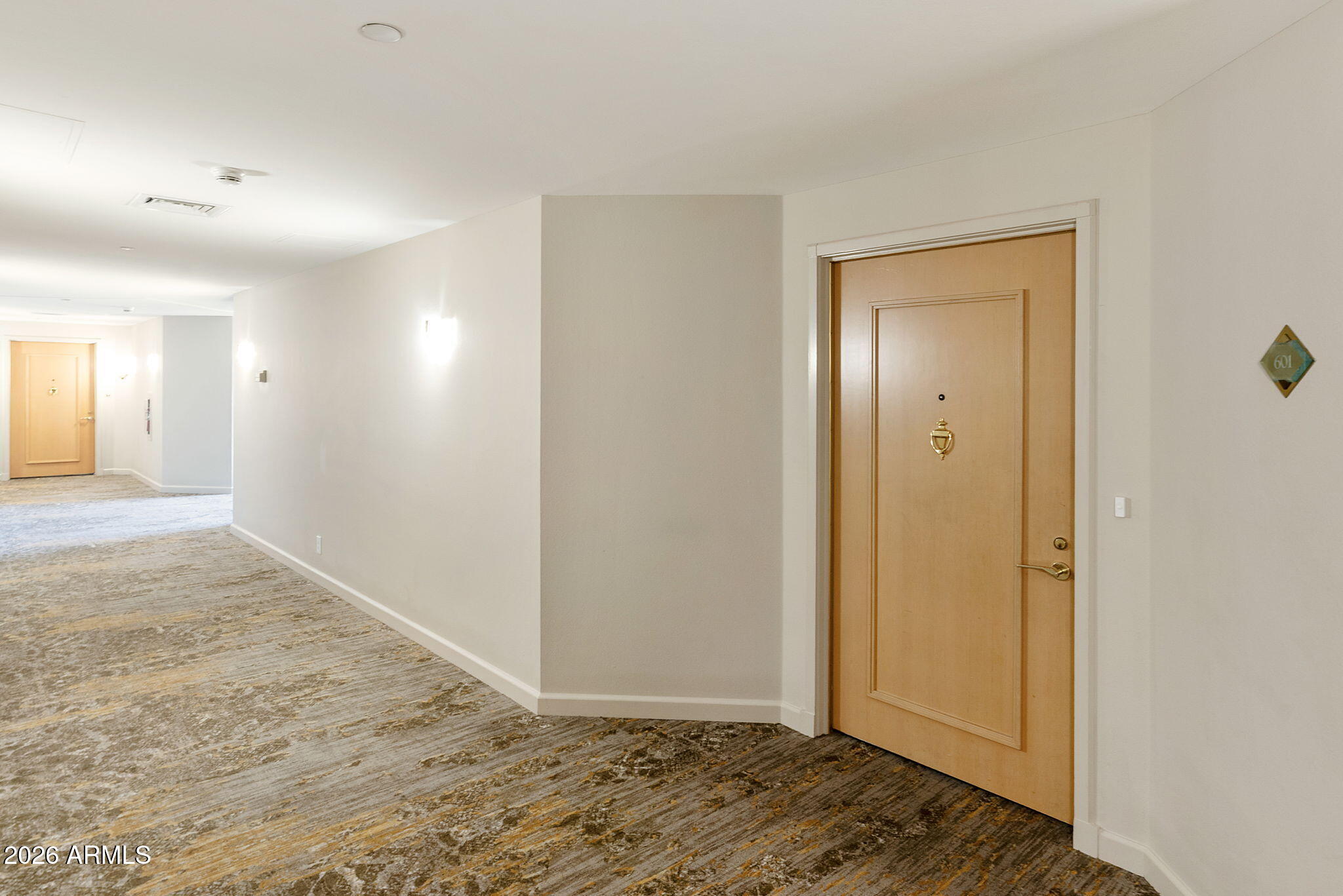 1040 E OSBORN Road 601