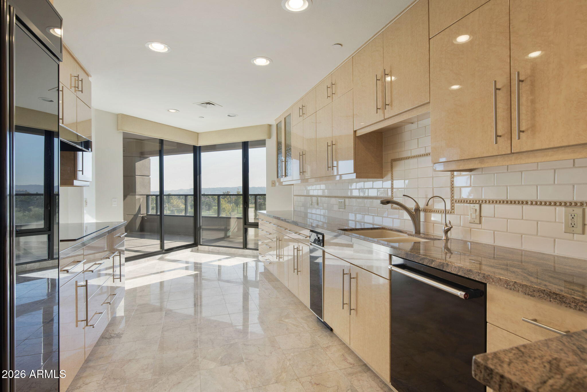 1040 E OSBORN Road 601