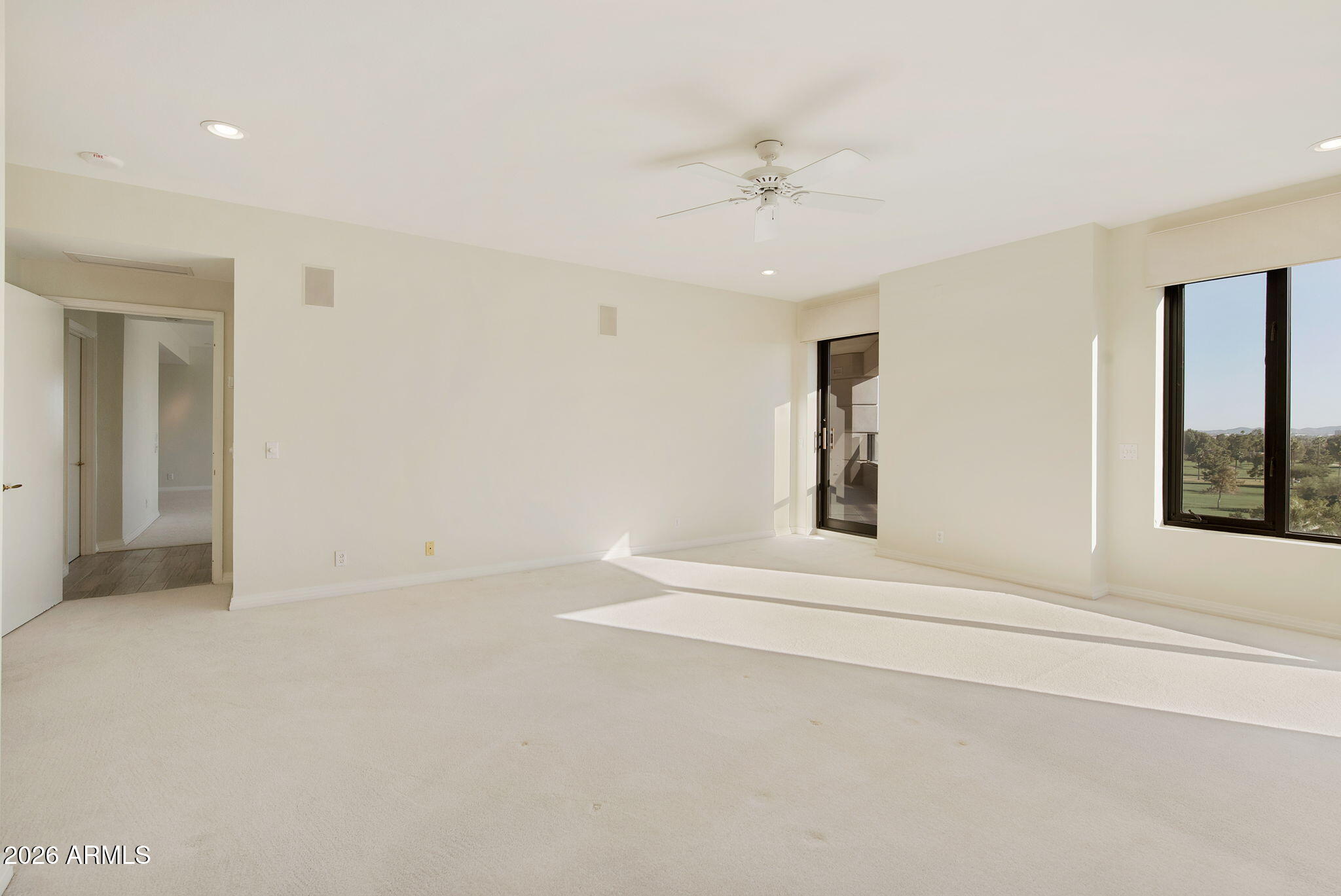 1040 E OSBORN Road 601