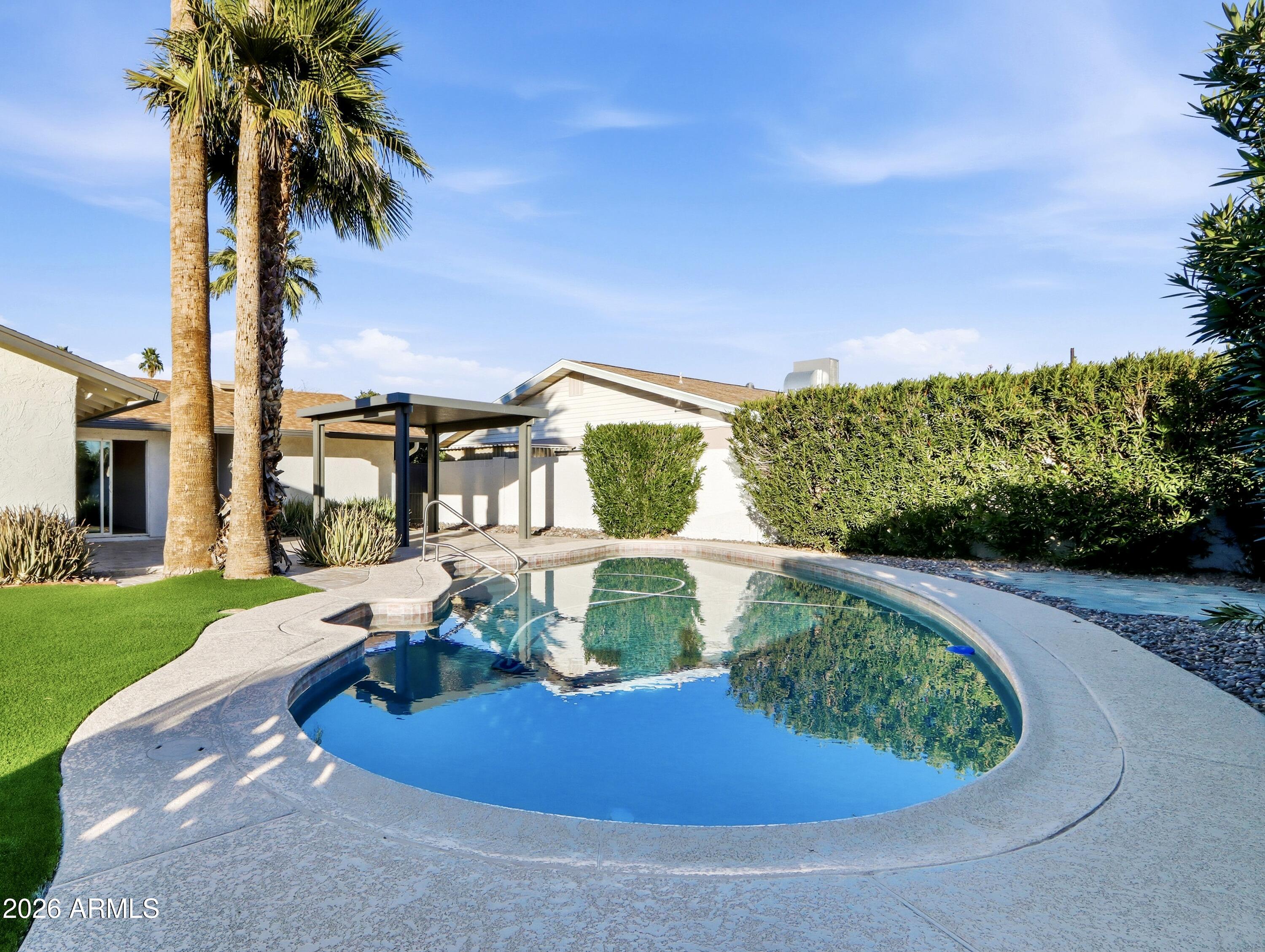 8721 E MULBERRY Street